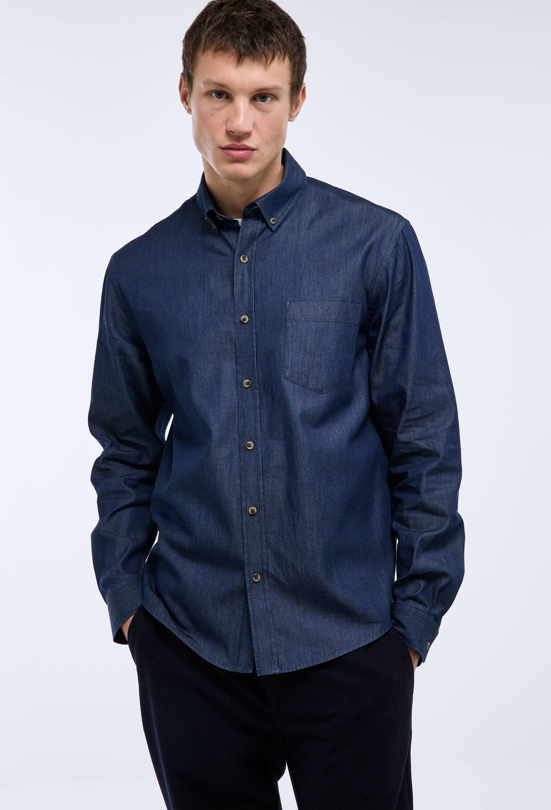 Chemise manches longues chambray jean en coton BIO GOTS, Bleu fonc&eacute;, large image number 1