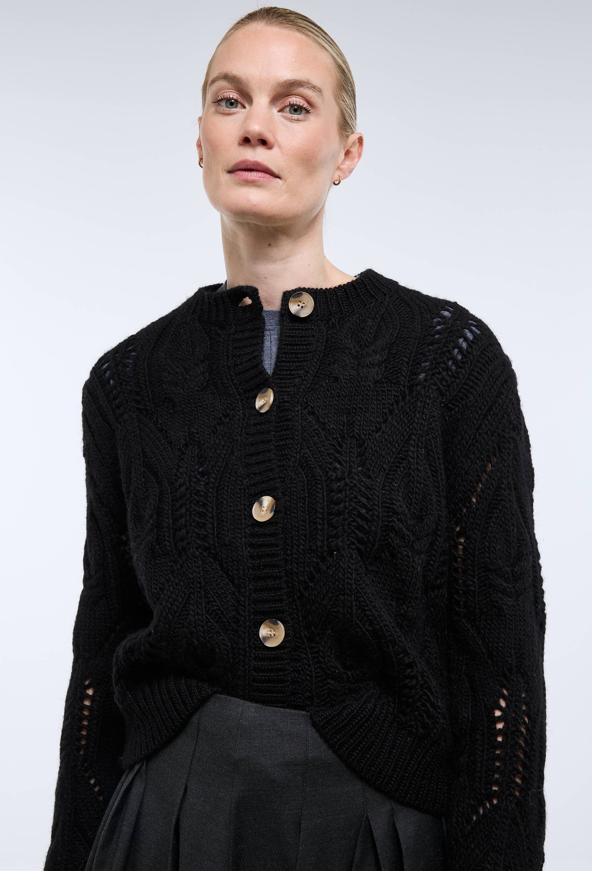 Cardigan torsad&eacute; en laine col rond, Noir, swatch image