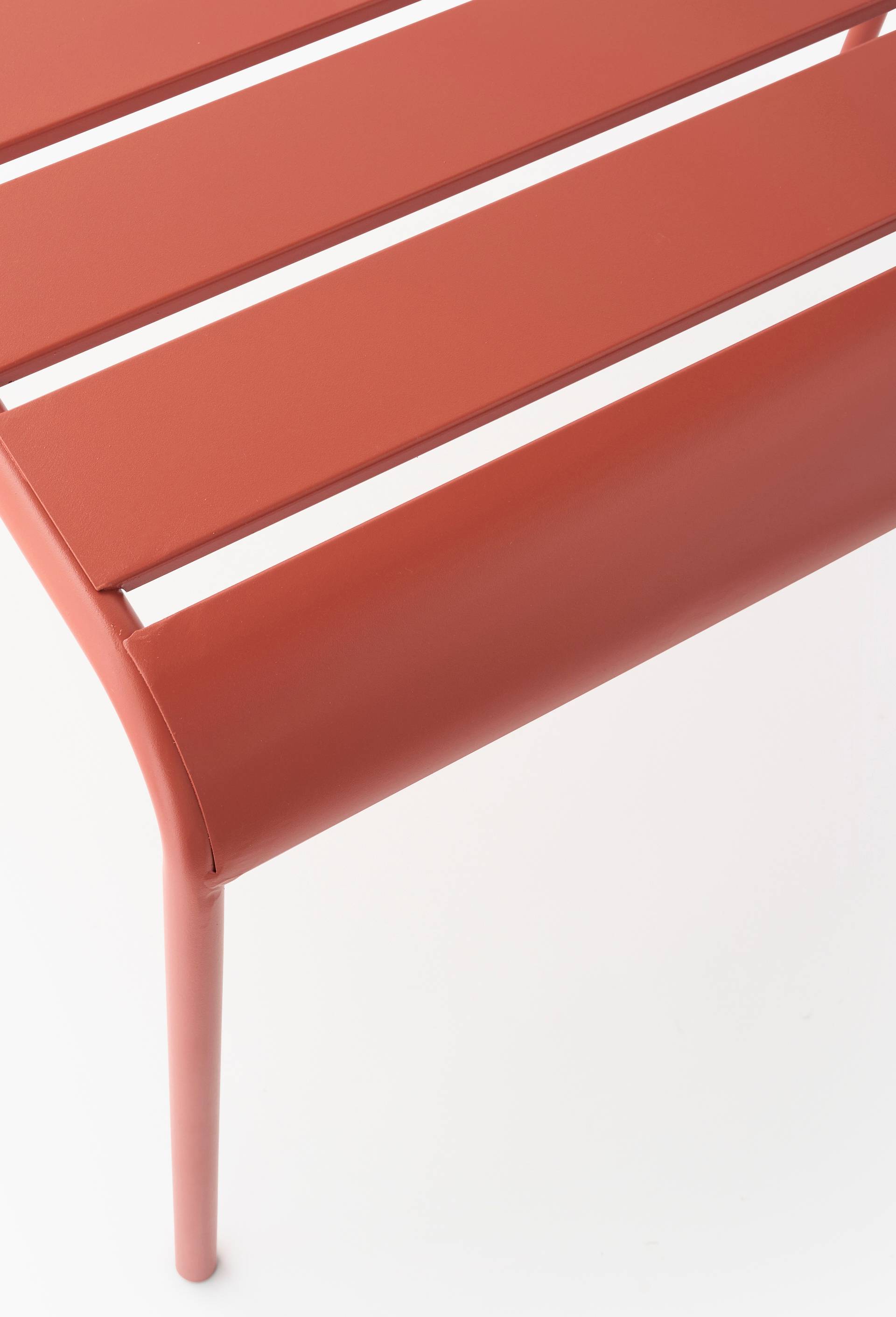 Banc &agrave; lattes, 70x39x42cm, en m&eacute;tal, Rouge fonc&eacute;, large image number 1.0