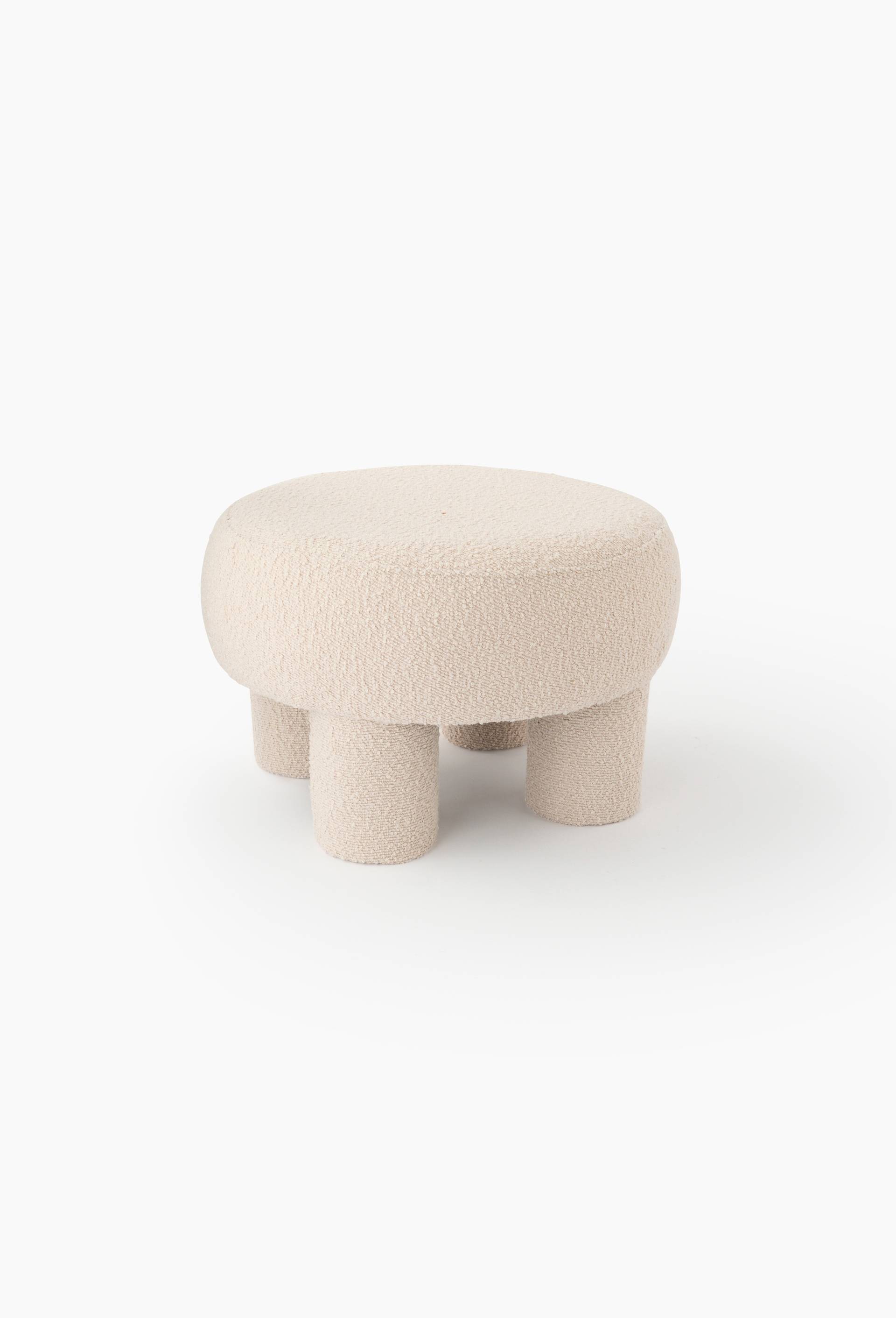 Pouf effet gratt&eacute; larges pieds, 51xH32cm, en polyester, Beige, large image number 0