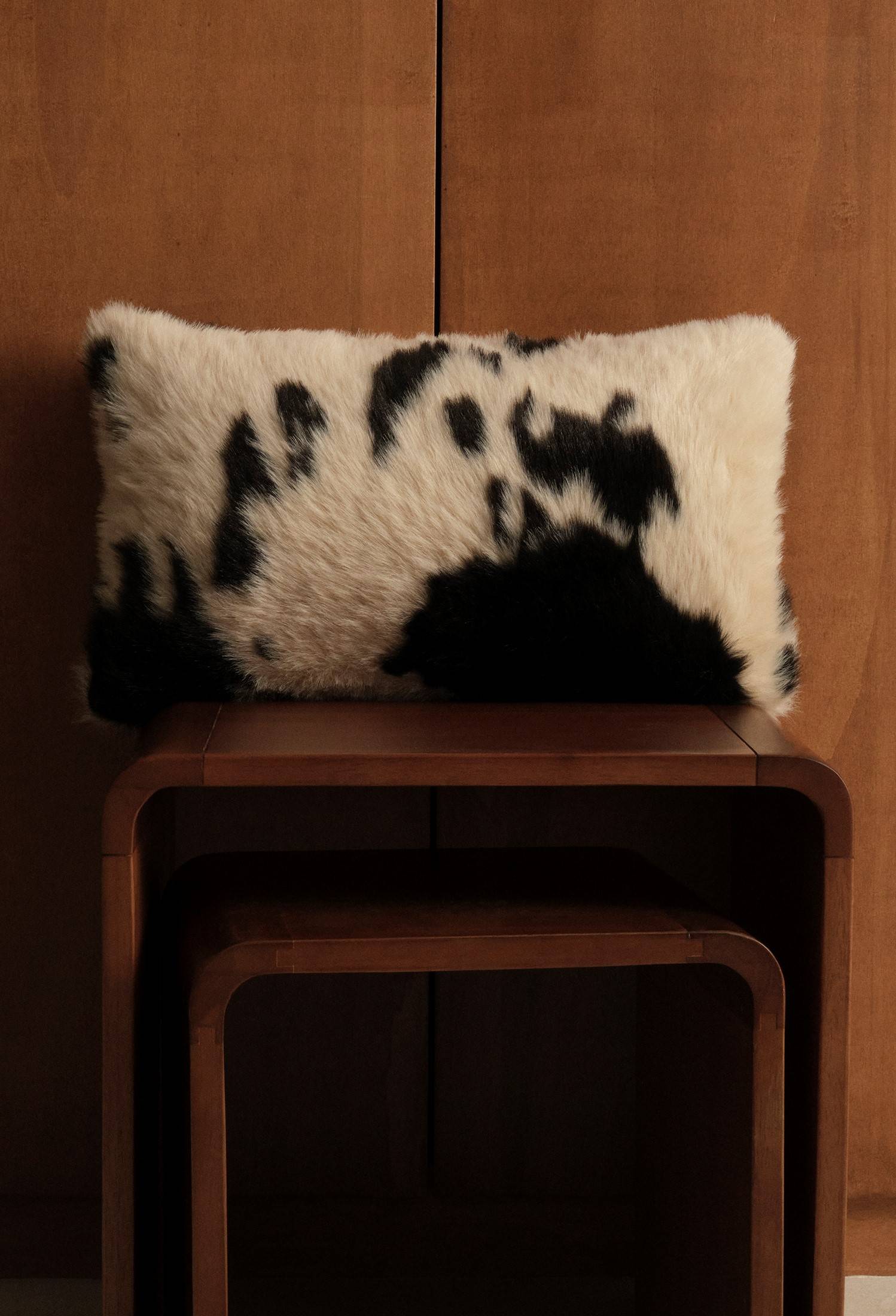 Coussin fausse peau de vache, 30x50 cm, Ecru, large image number 0.0