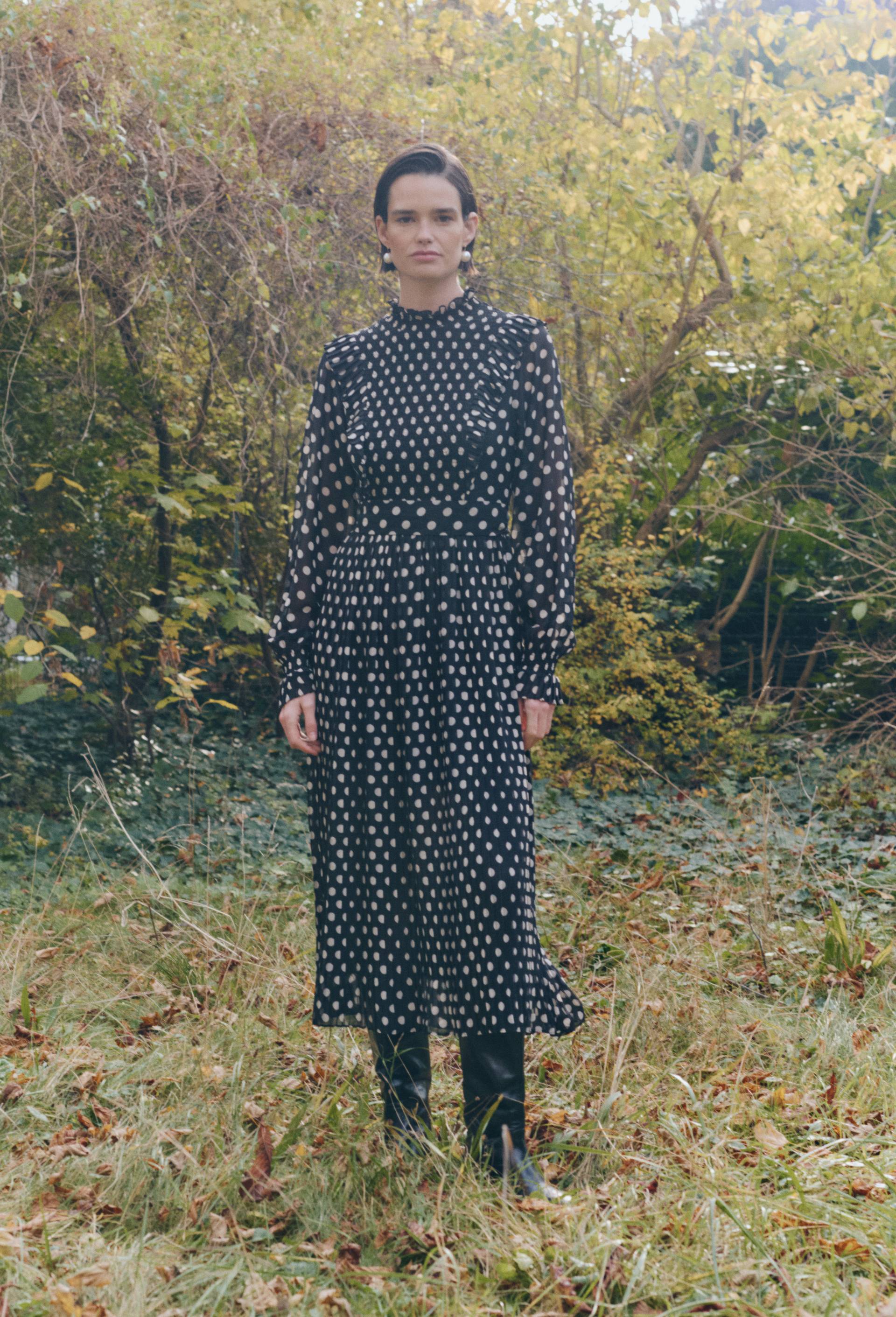 Robe midi smock&eacute;e &agrave; pois, Noir, large image number 0