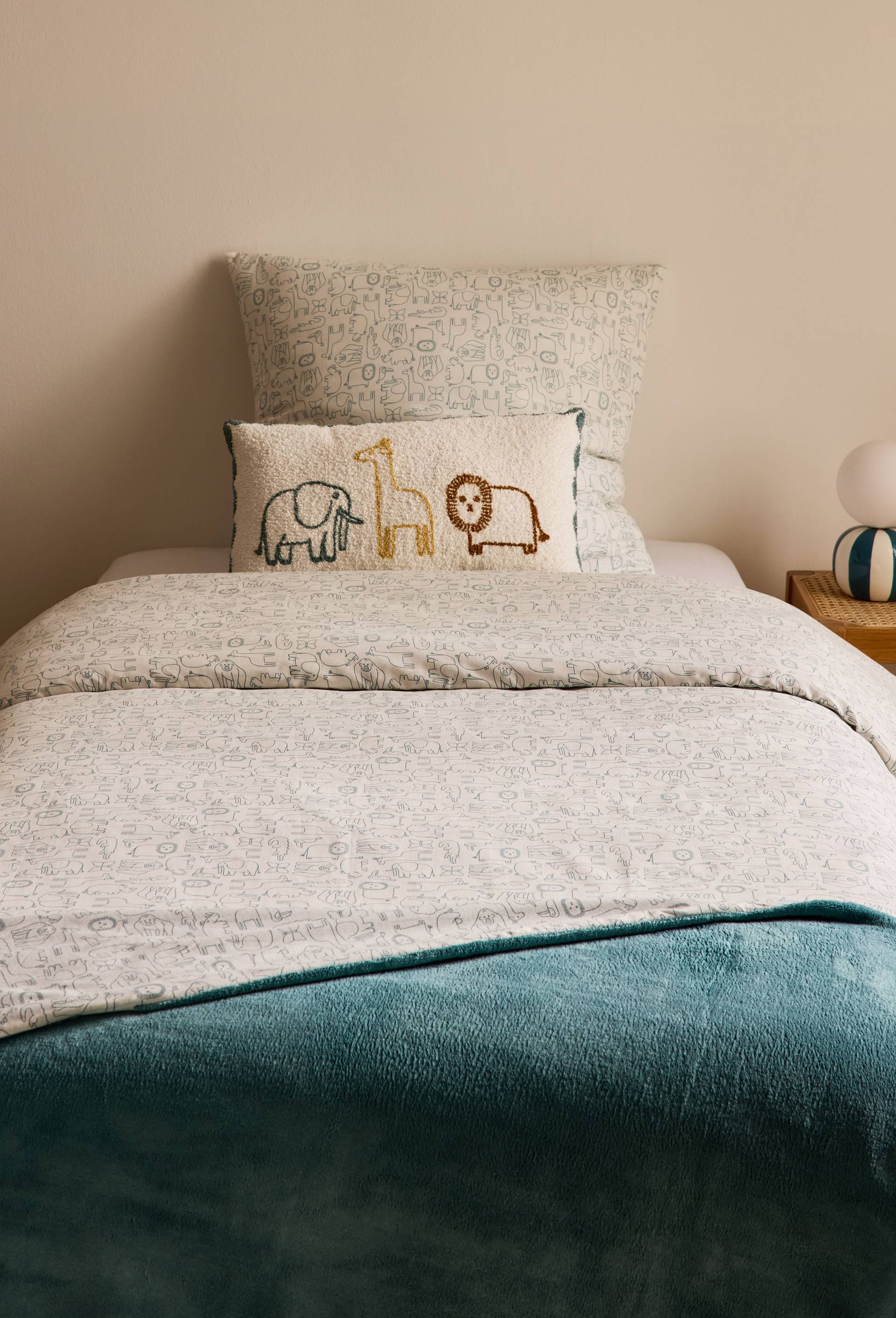Coussin animal bouclette, 30x50 cm, en coton, Multicolore, large image number 3