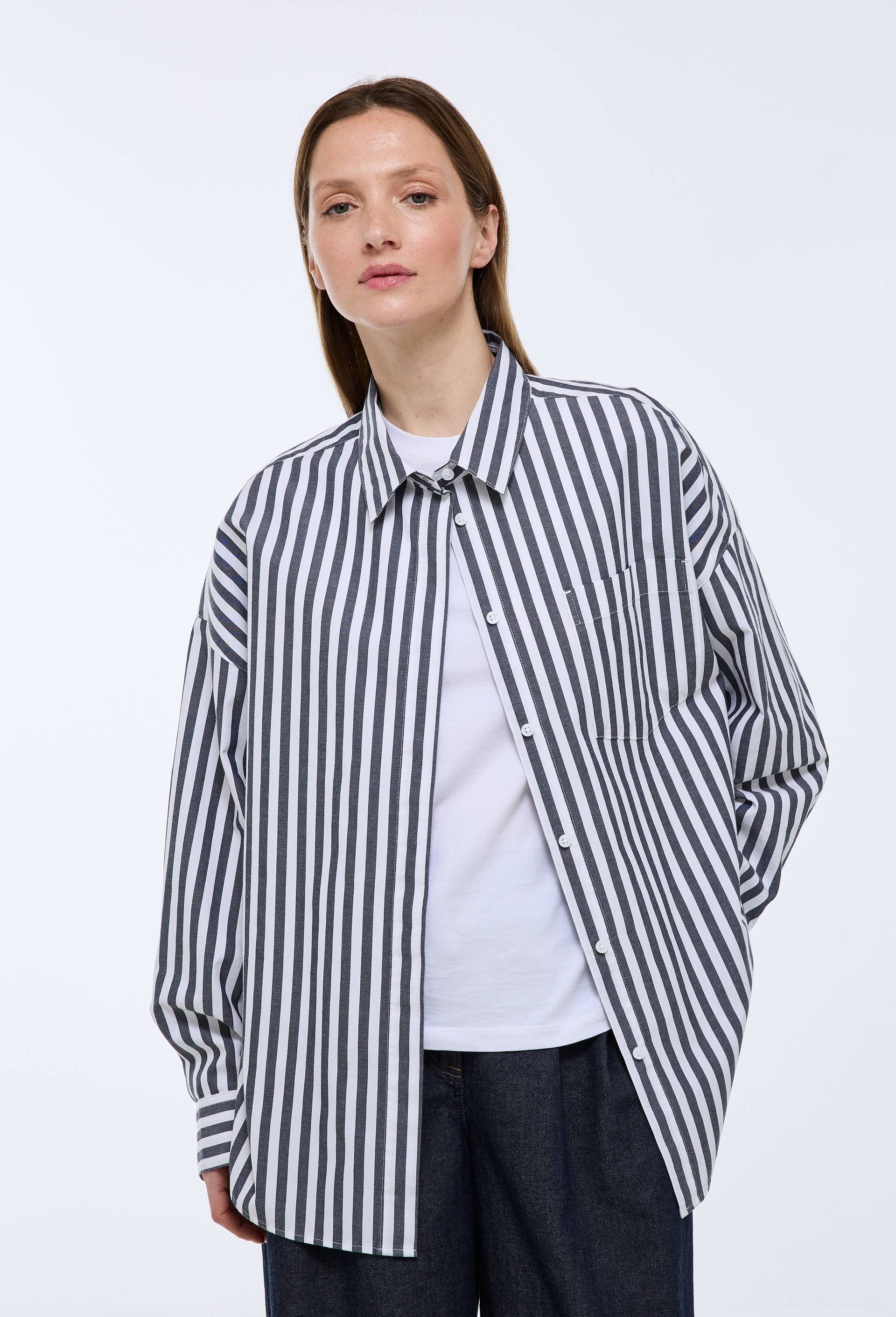 Chemise manches longues ray&eacute;e en coton, Bleu fonc&eacute;, swatch image