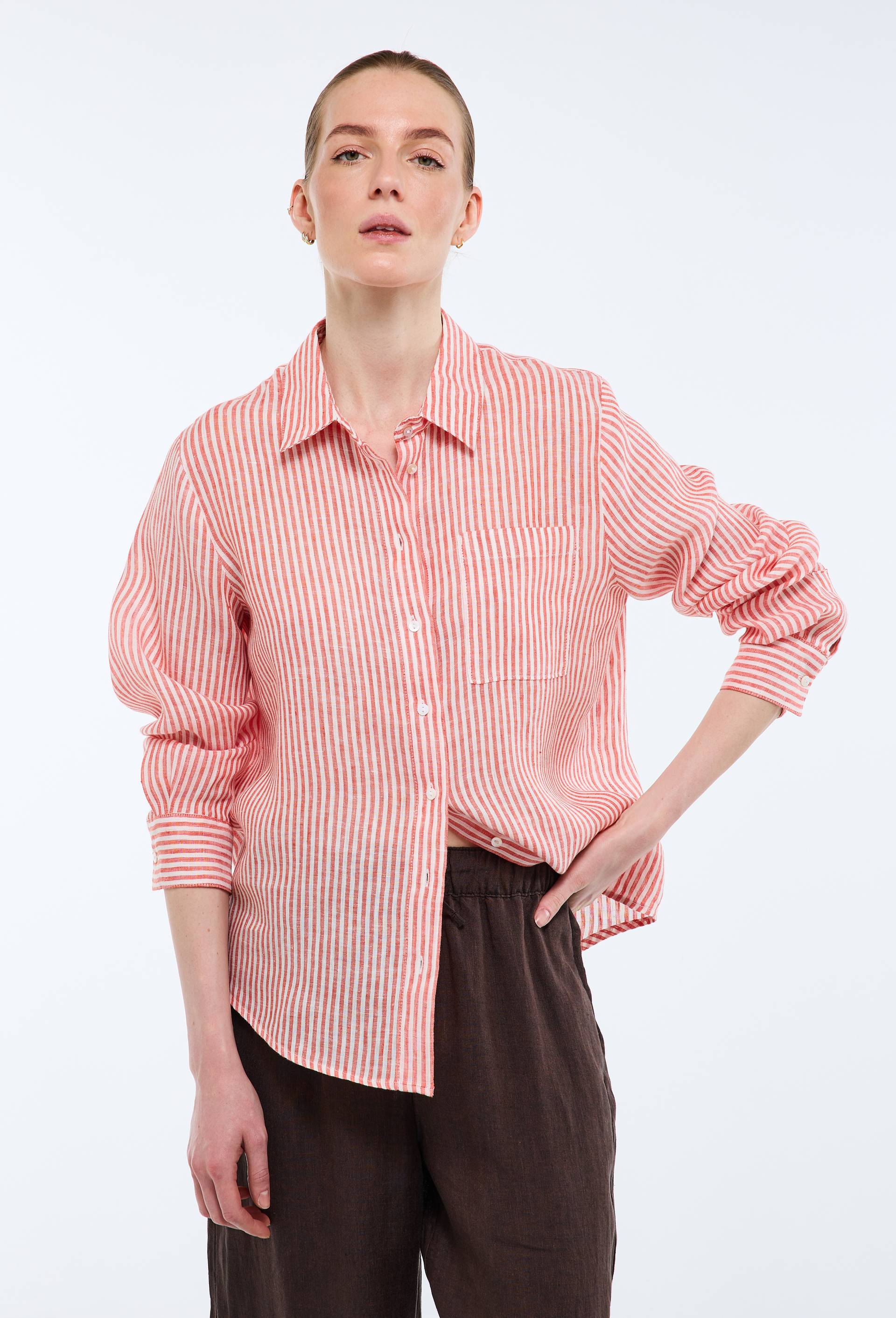 Chemise manches longues ray&eacute;e en lin, Rouge, swatch image