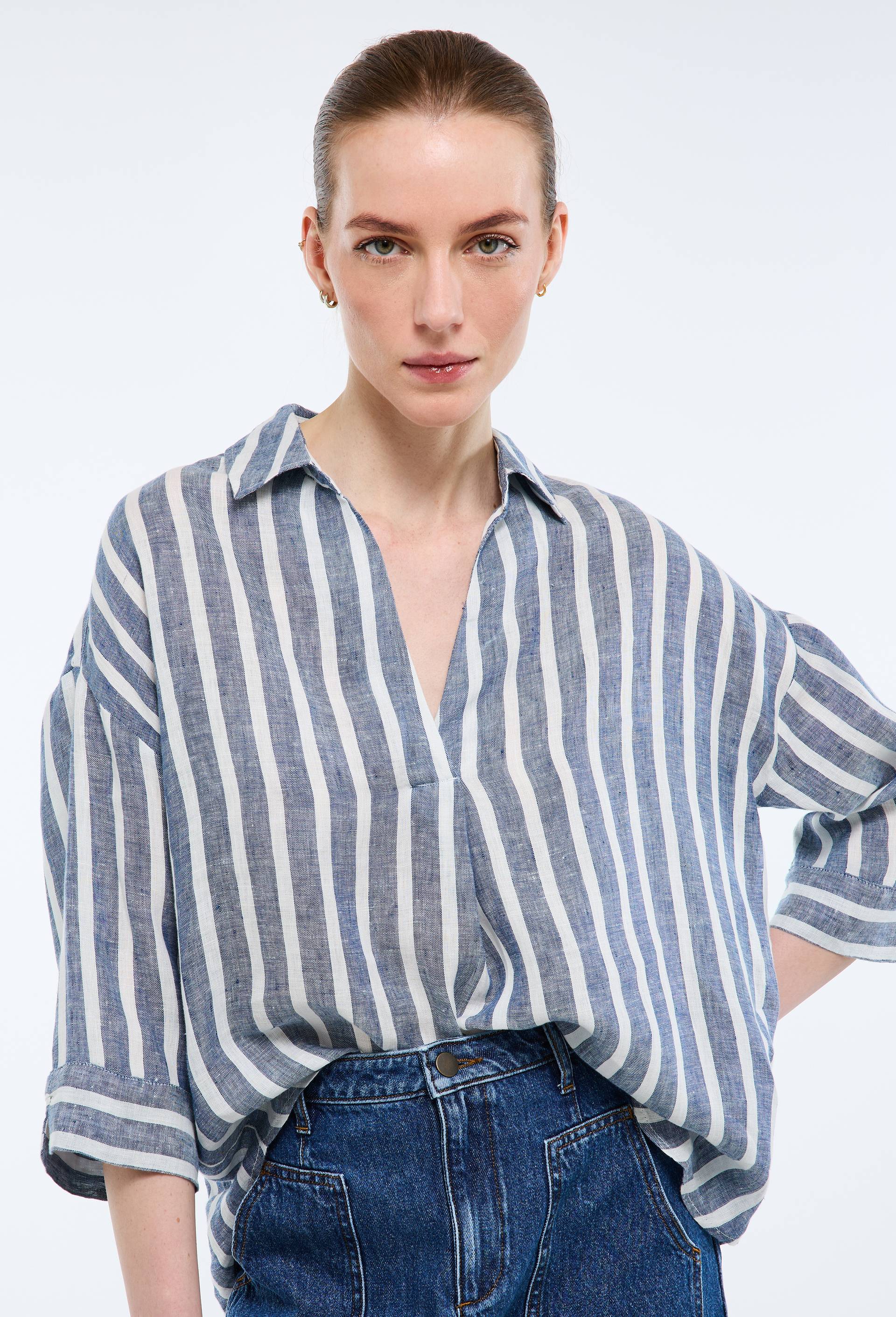 Blouse manches trois quarts ray&eacute;e en lin, Bleu fonc&eacute;, large image number 0.0