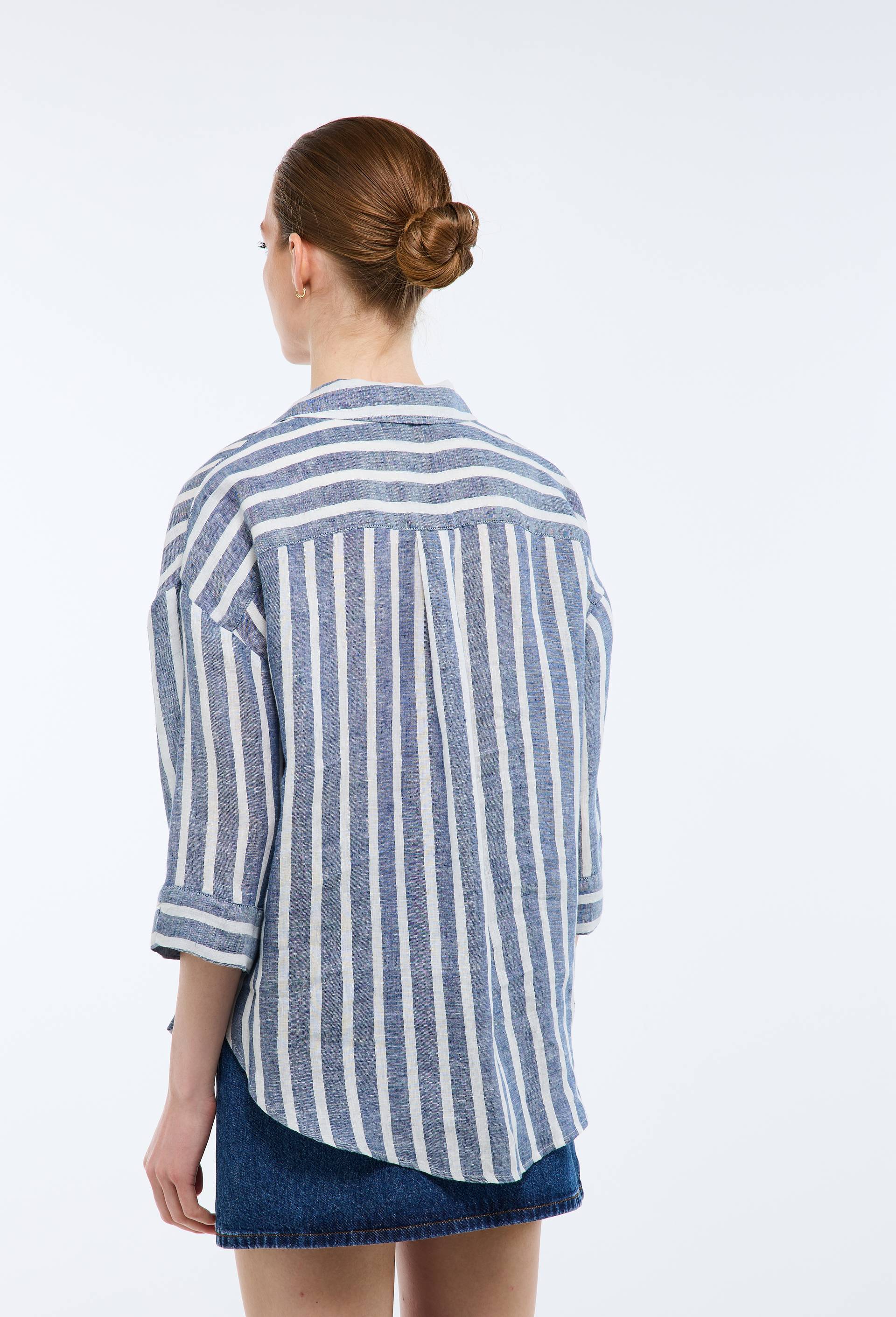 Blouse manches trois quarts ray&eacute;e en lin, Bleu fonc&eacute;, large image number 1