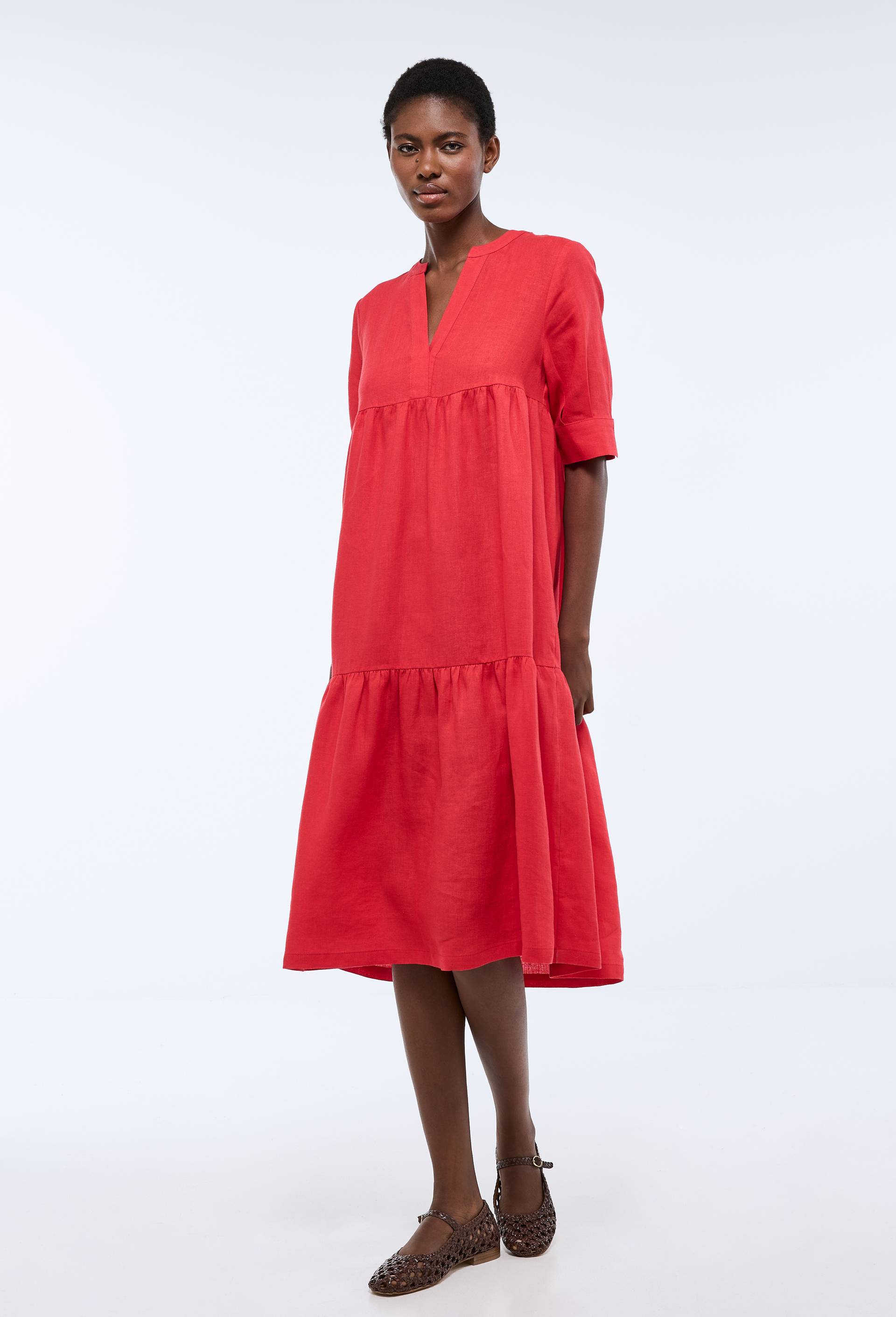 Robe midi ample unie en lin, Rouge, swatch image