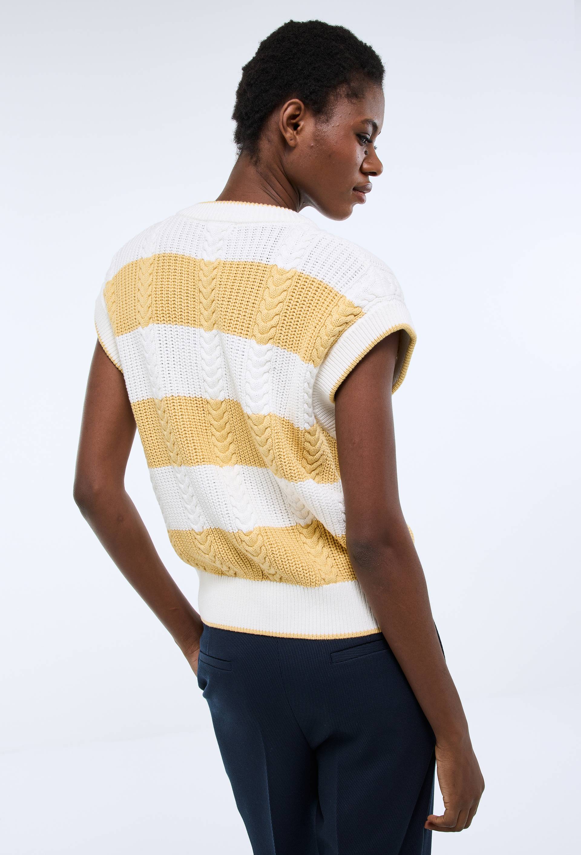 Pull sans manche torsad&eacute; en coton BIO GOTS, Jaune, large image number 2.0