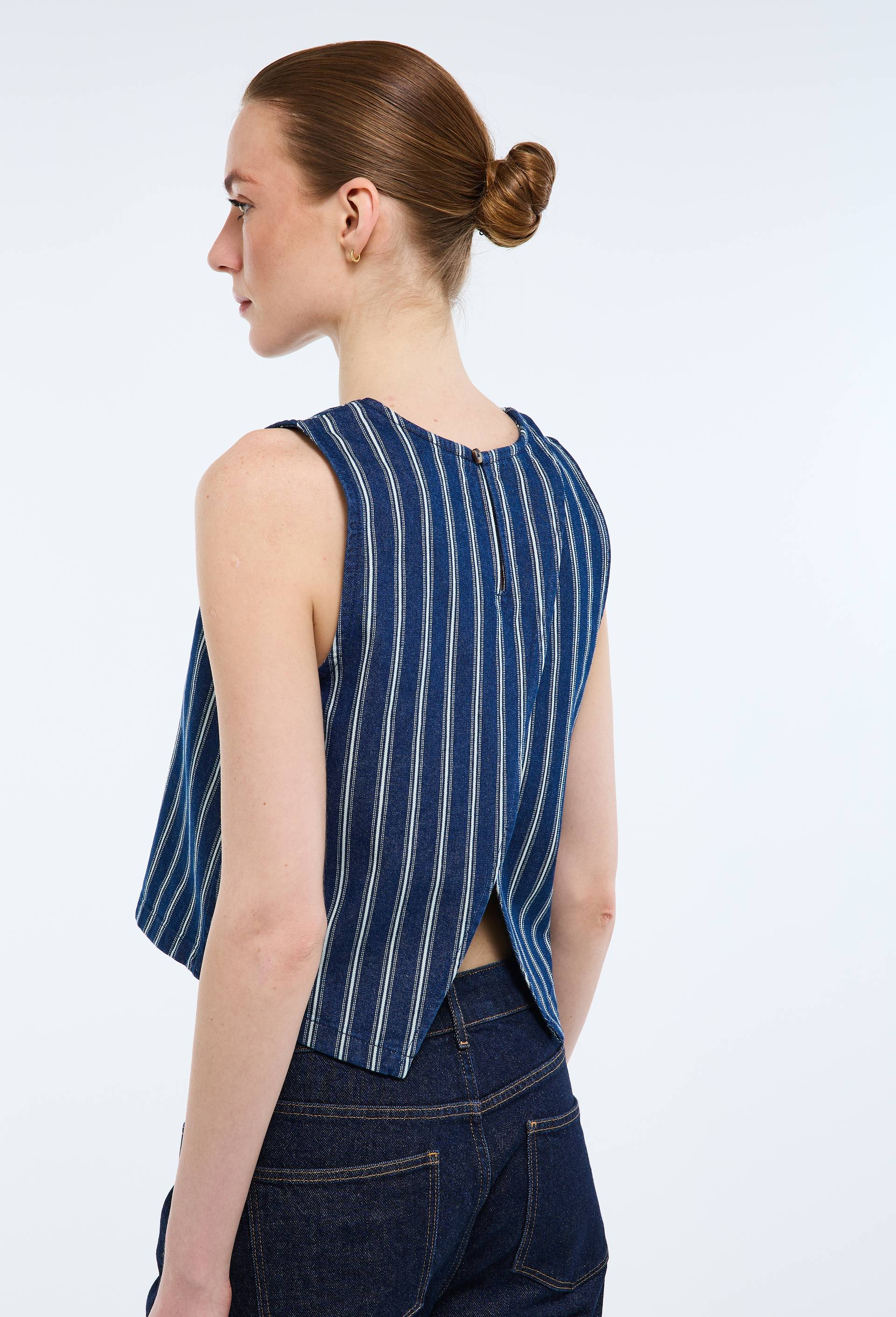 Top sans manches ray&eacute; en denim, Bleu fonc&eacute;, large image number 2.0