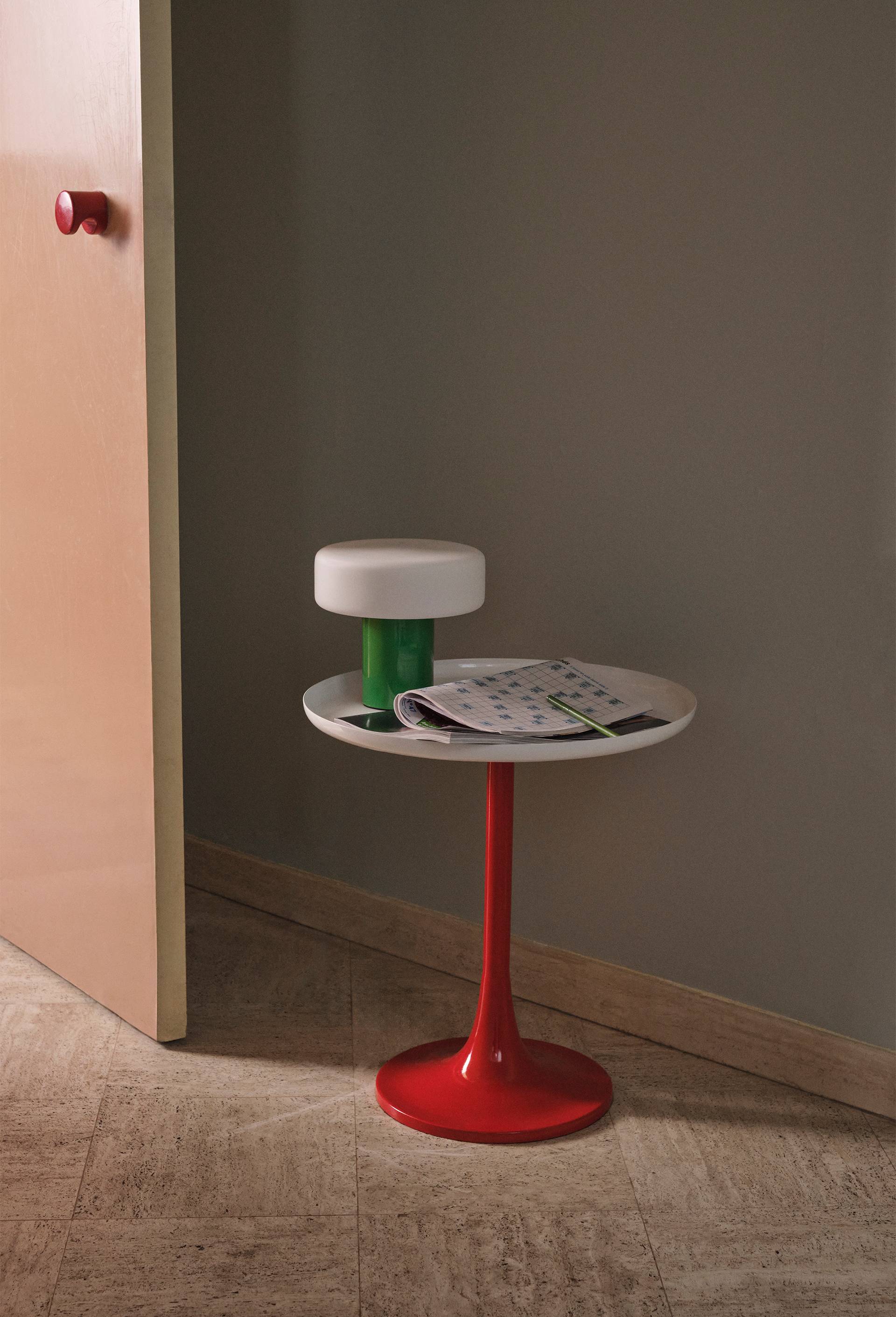 Table basse, 45xH48cm, en m&eacute;tal, Rouge, large image number 0