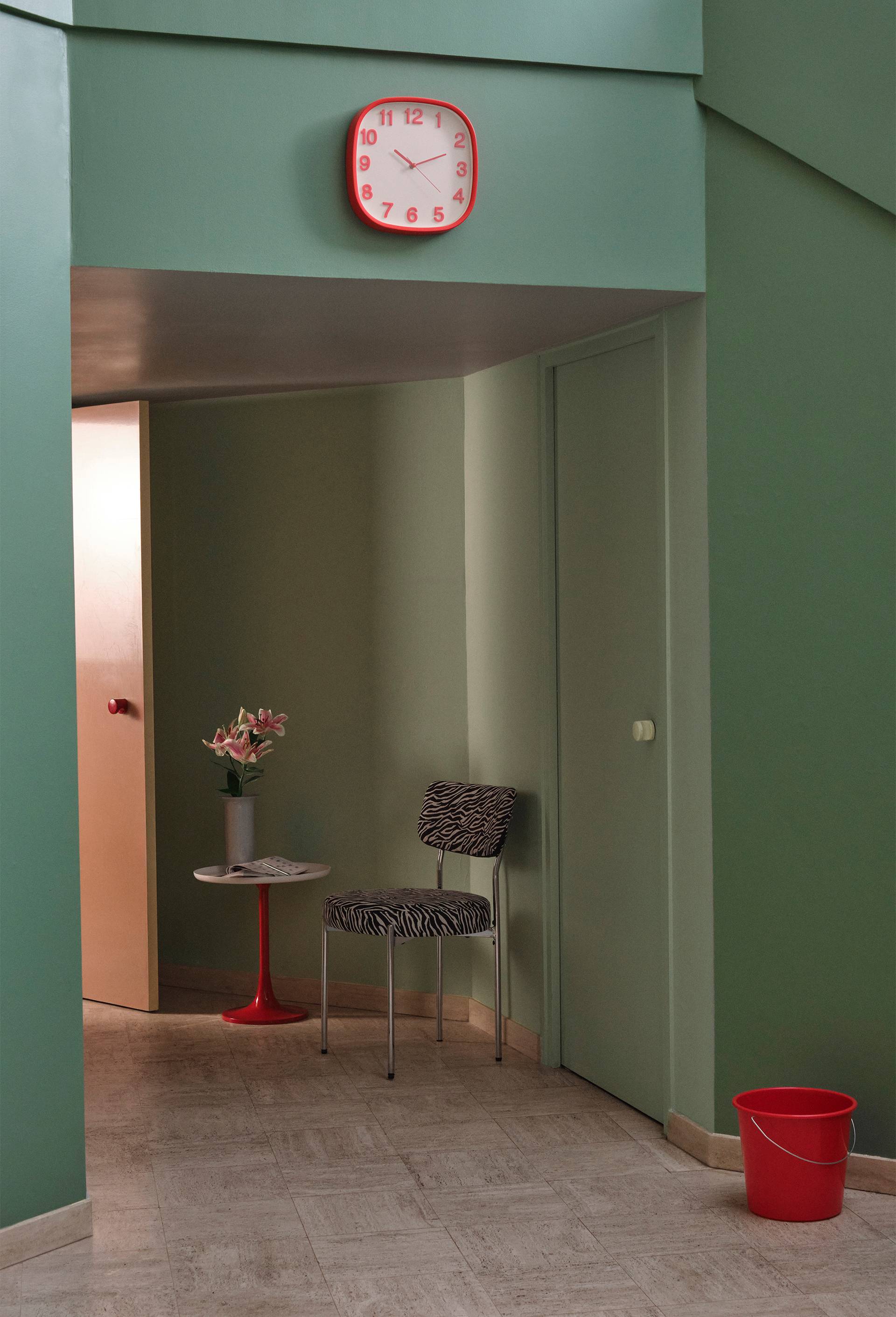 Table basse, 45xH48cm, en m&eacute;tal, Rouge, large image number 3