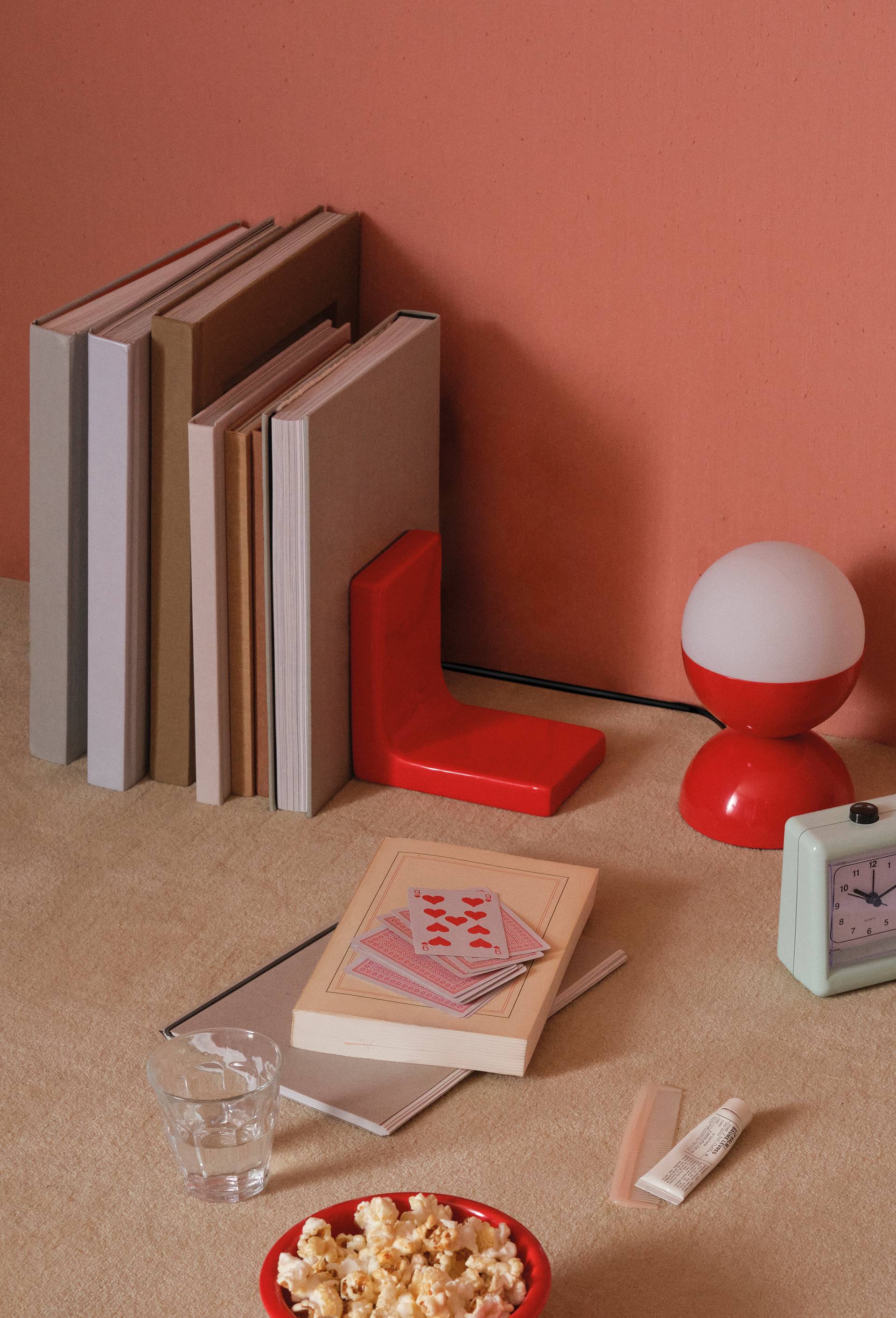 Serre livres, 14,5x7x14,7cm, en c&eacute;ramique, Rouge, large image number 0.0