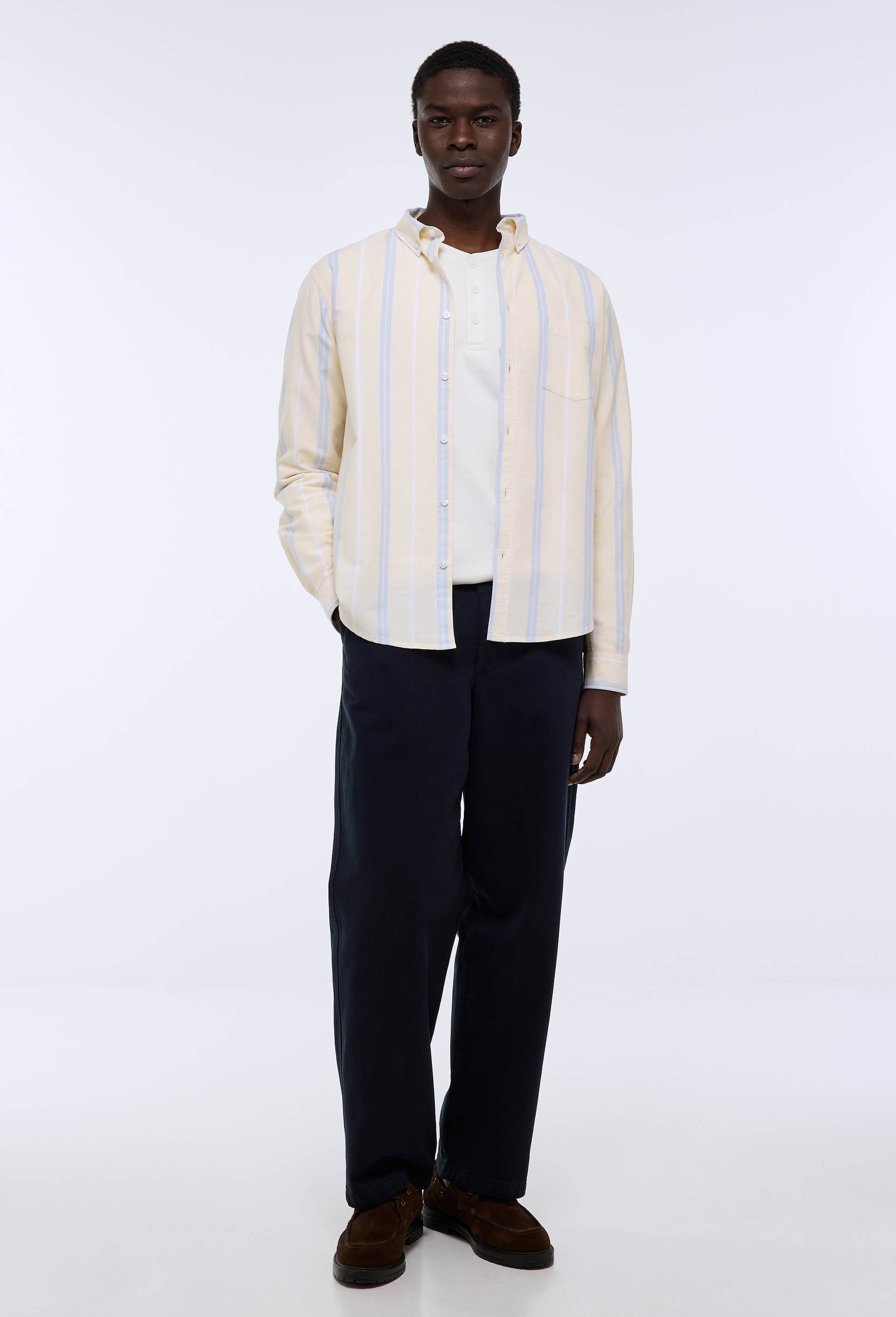 Chemise oxford ray&eacute;e en coton bio GOTS, Jaune clair, swatch image