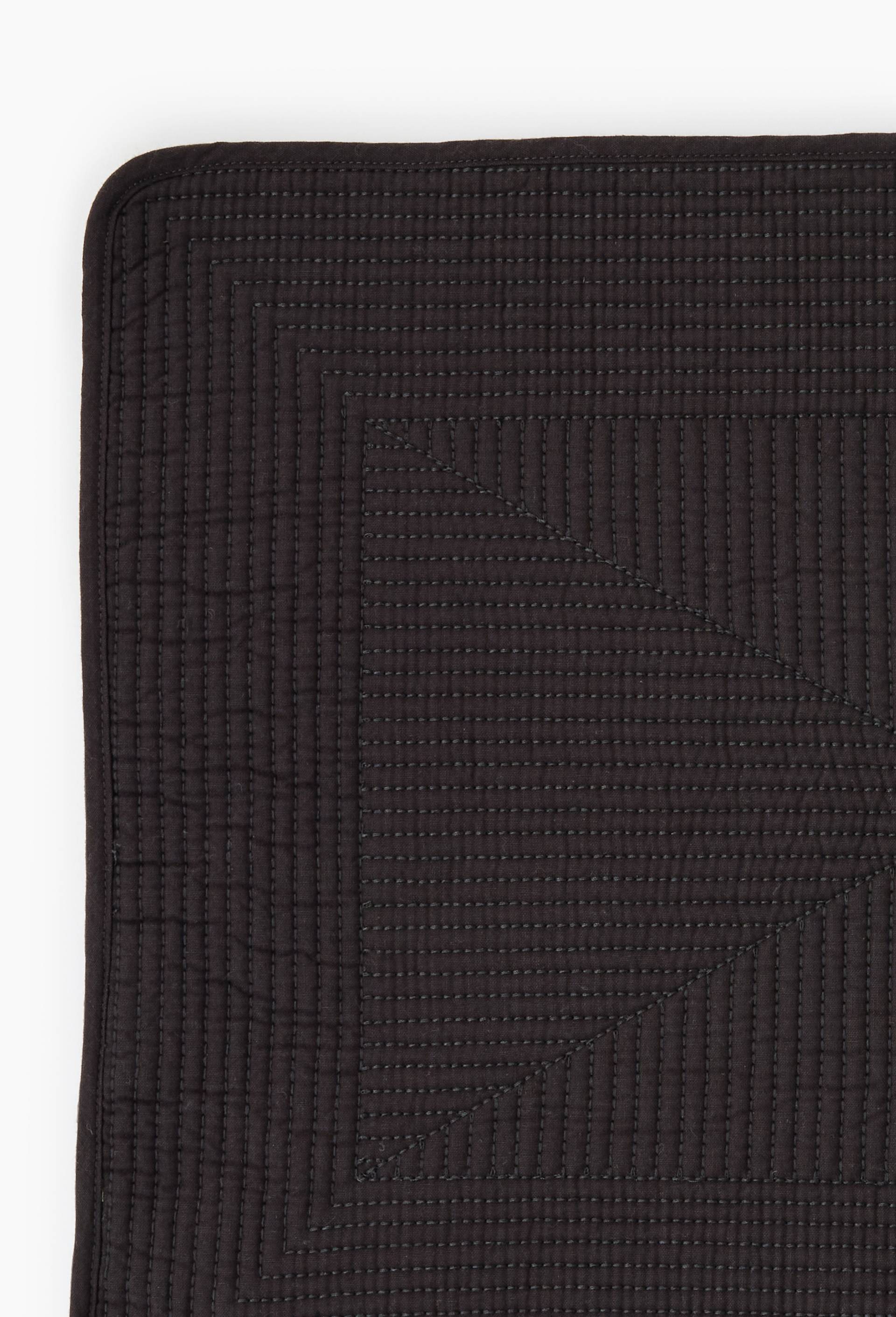 Set de table matelass&eacute; uni,  35x50cm, en coton, Noir, large image number 1.0