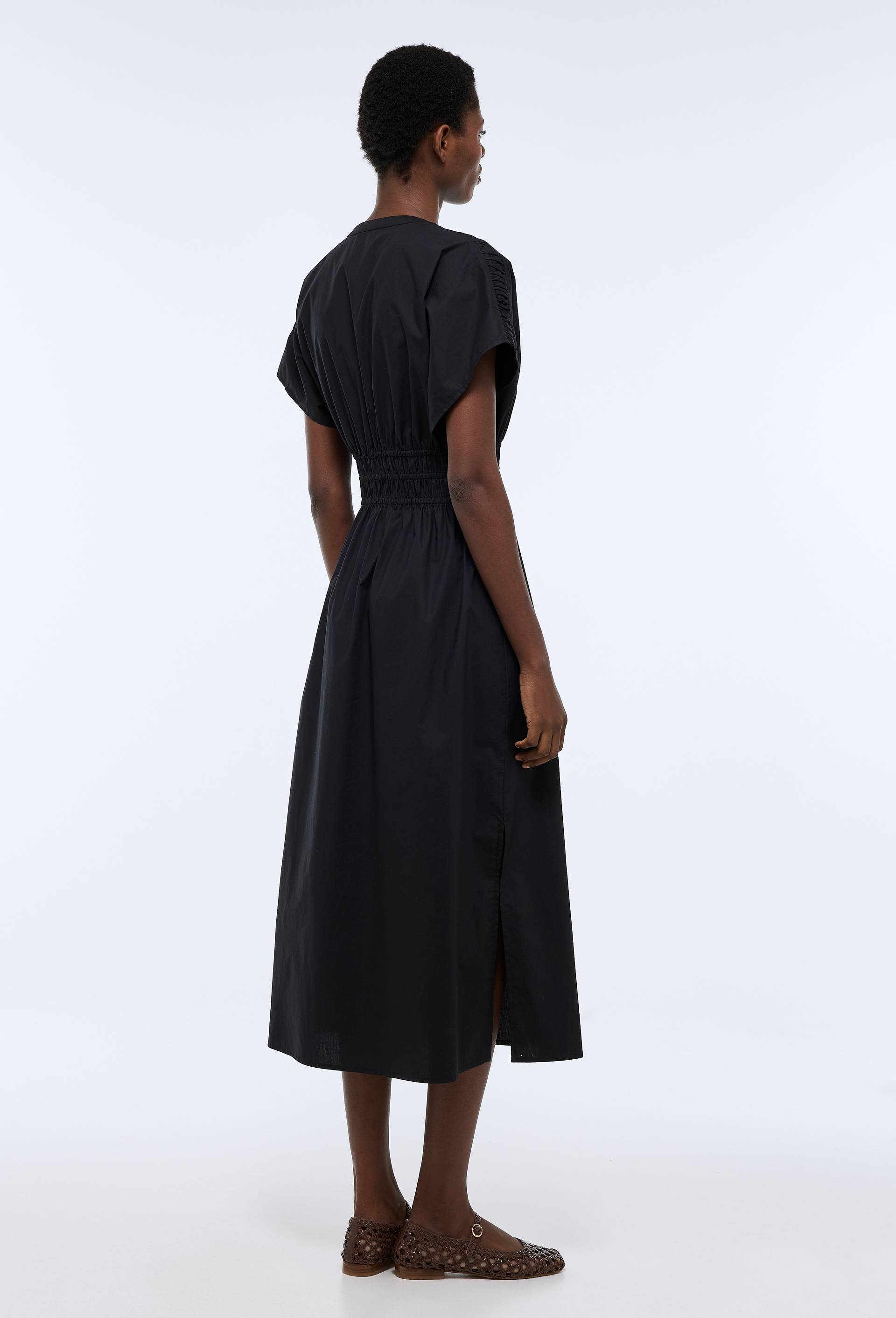 Robe midi cintr&eacute;e unie en popeline de coton, Noir, large image number 2