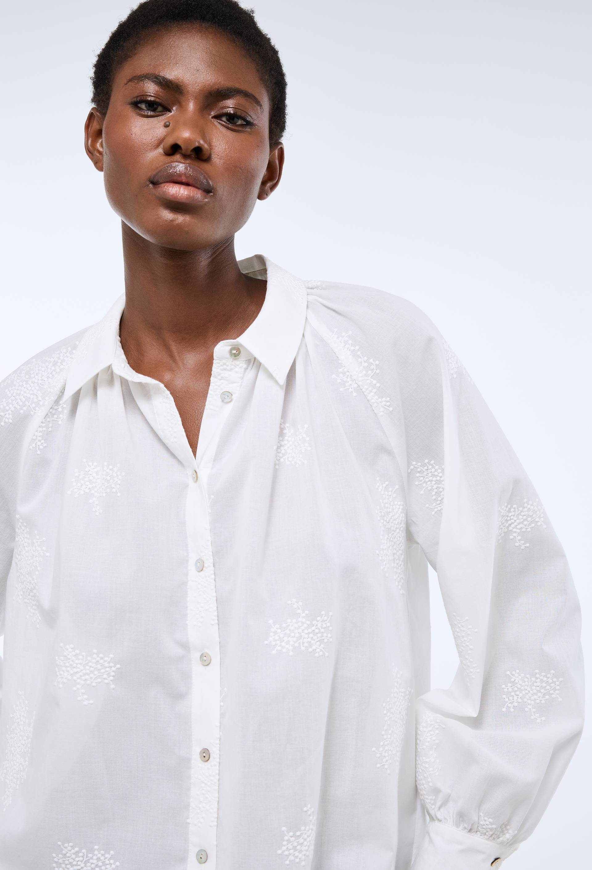 Chemise manches longues brod&eacute;e en coton BIO GOTS, Ecru, large image number 0