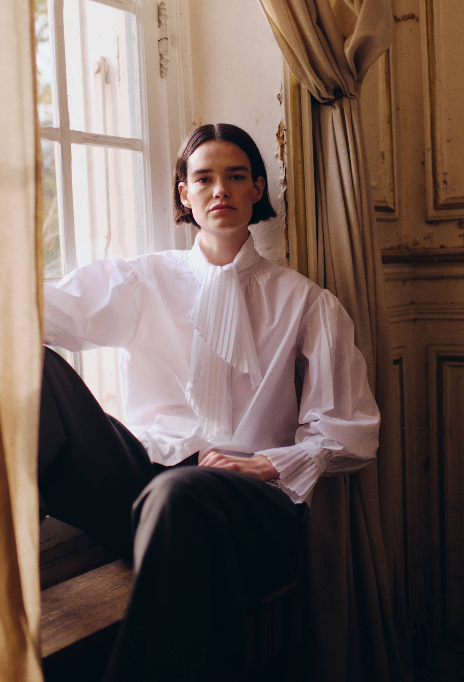 Blouse avec col &agrave; nouer unie contenant du coton, Blanc, large image number 0.0