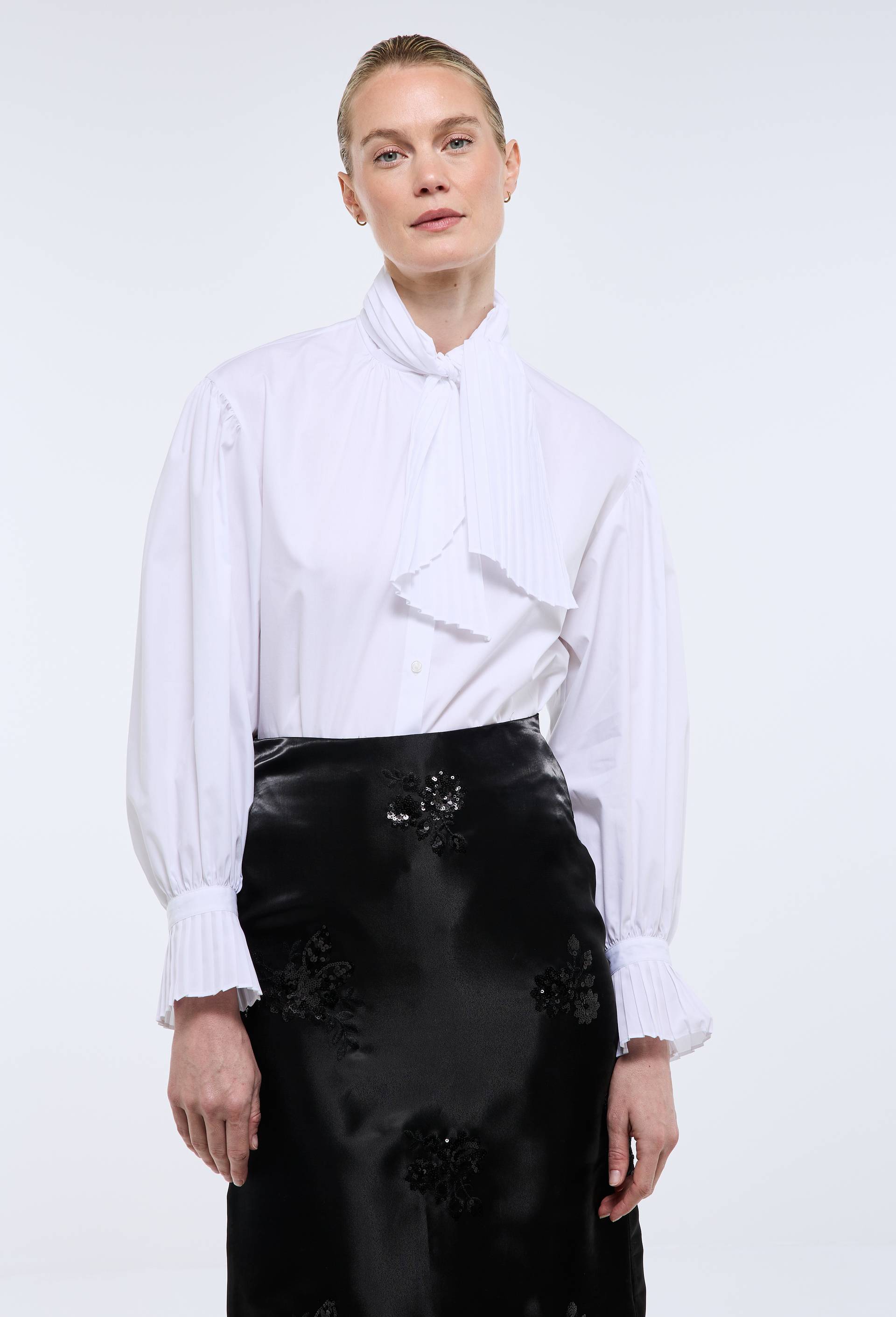Blouse avec col &agrave; nouer unie contenant du coton, Blanc, large image number 1