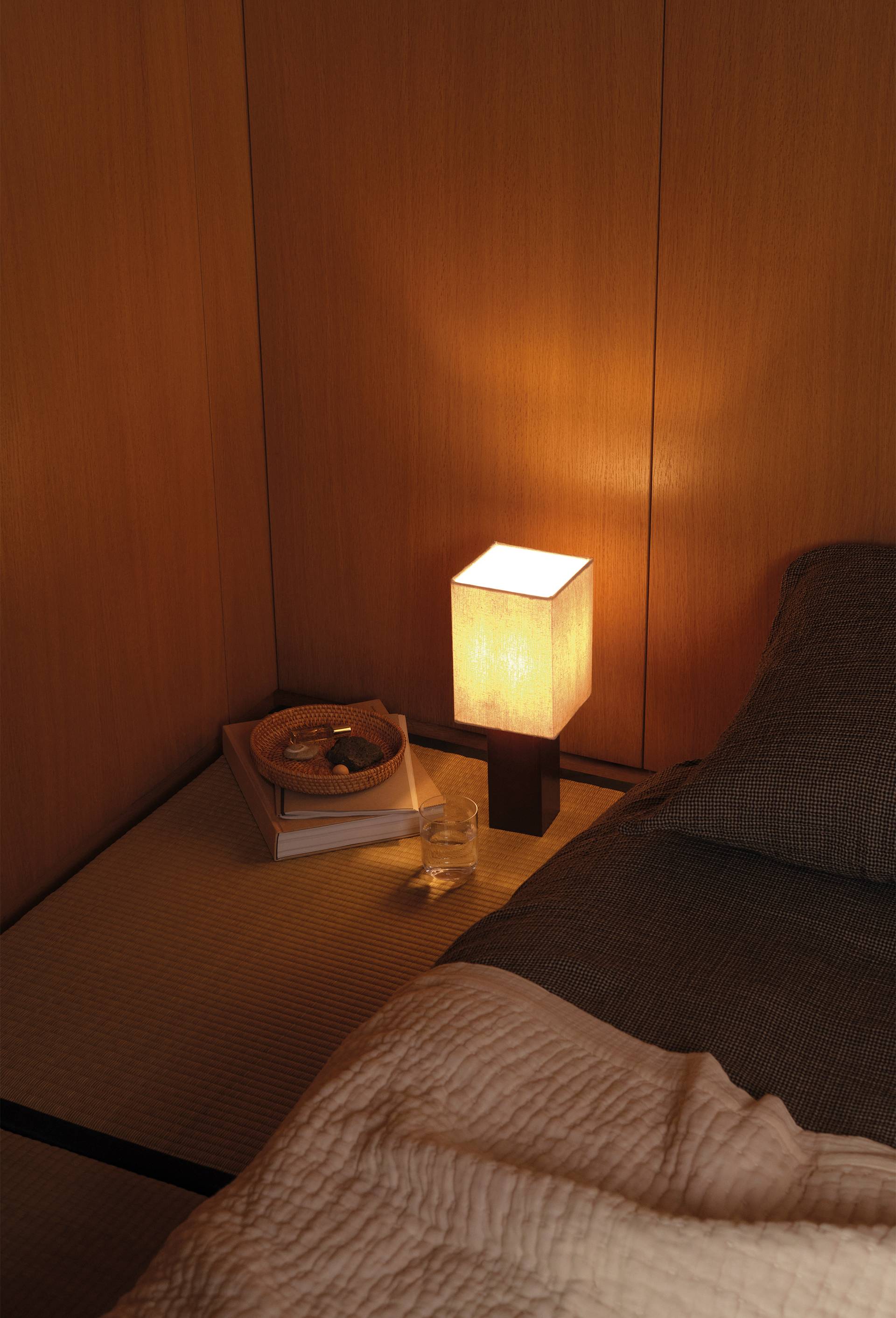 Lampe de chevet, 13xH36cm, en bois et lin, Brun, large image number 3.0