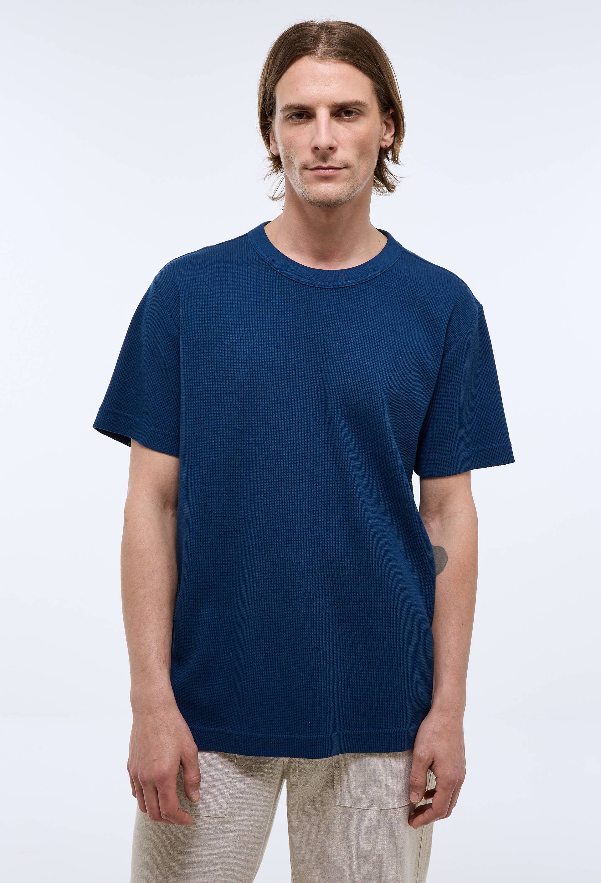 T-shirt col rond manches courtes gaufr&eacute; en coton bio GOTS, Bleu fonc&eacute;, large image number 1.0