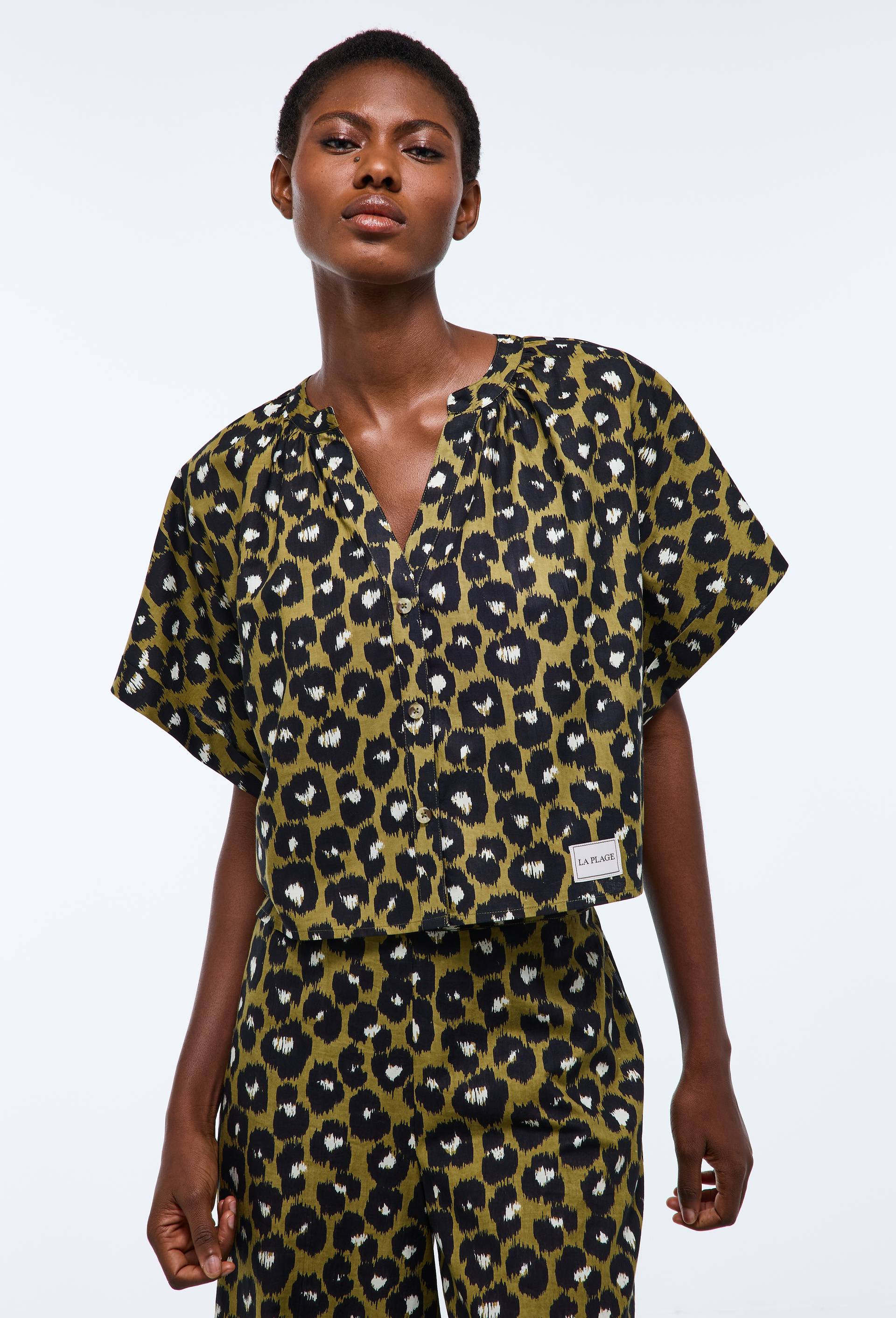 Chemise de plage imprim&eacute; animalier en coton BIO GOTS, Vert fonc&eacute;, large image number 1