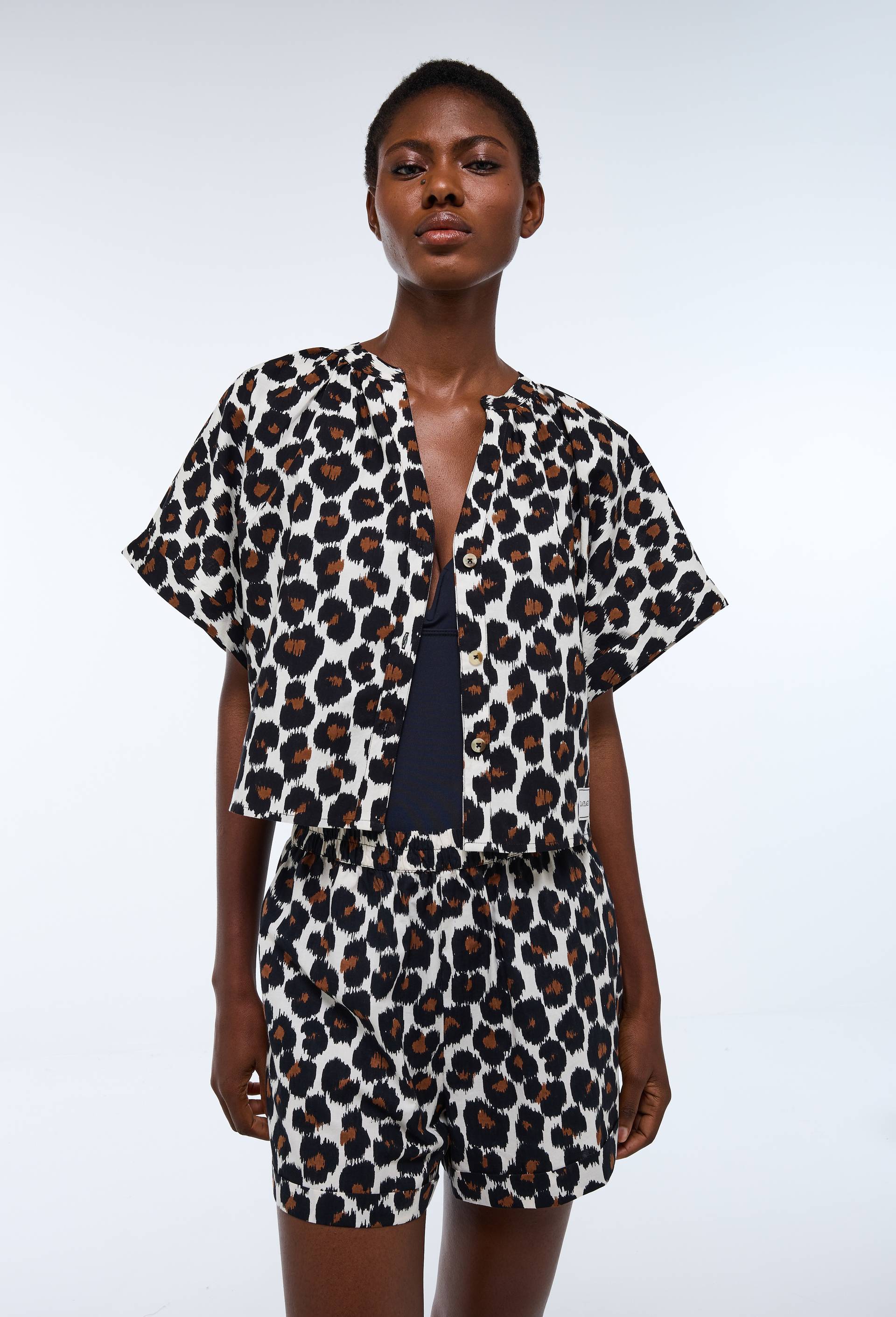Chemise de plage imprim&eacute; animalier en coton BIO GOTS, Beige clair, large image number 0