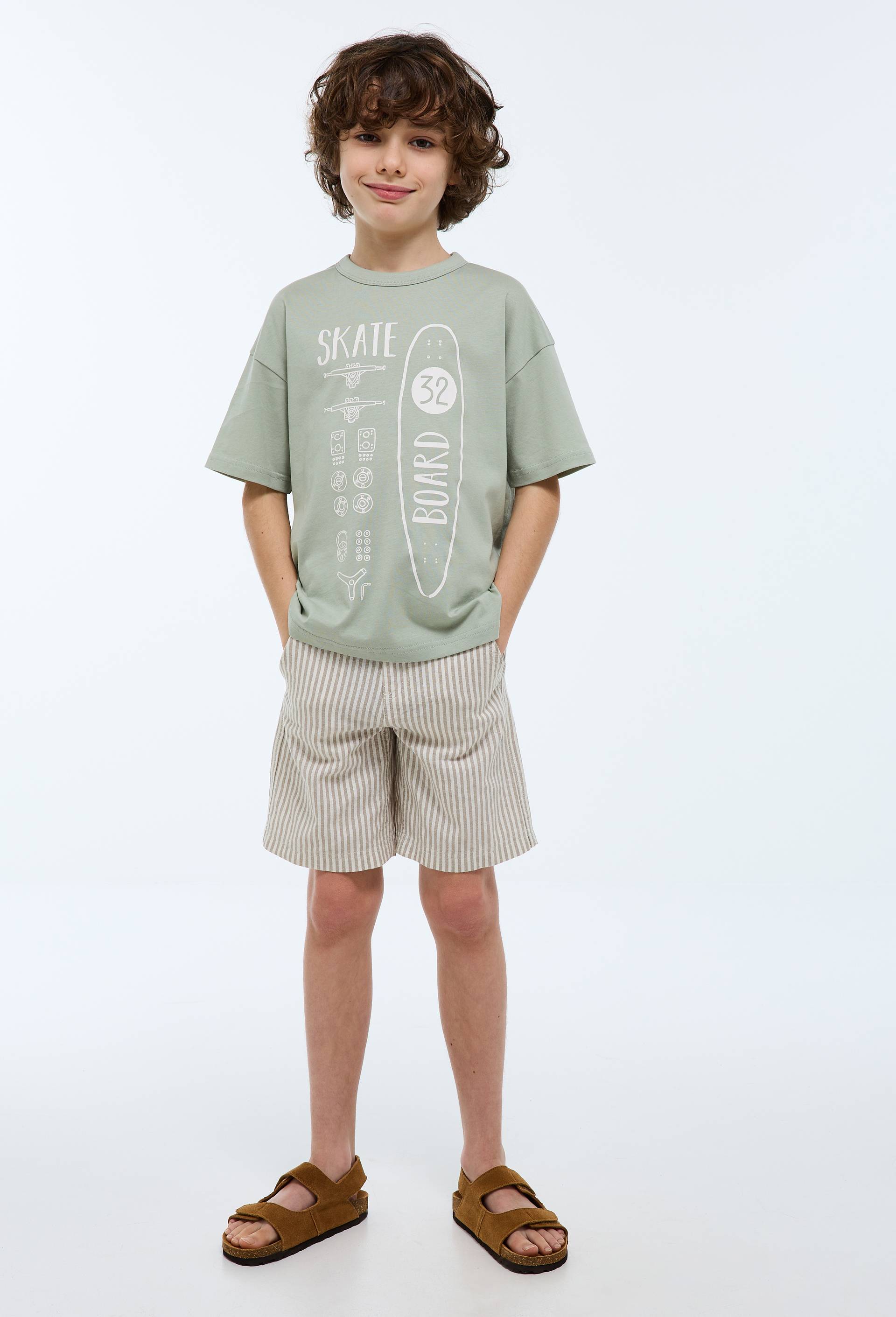 Bermuda droit ray&eacute; en coton et lin, Vert, swatch image