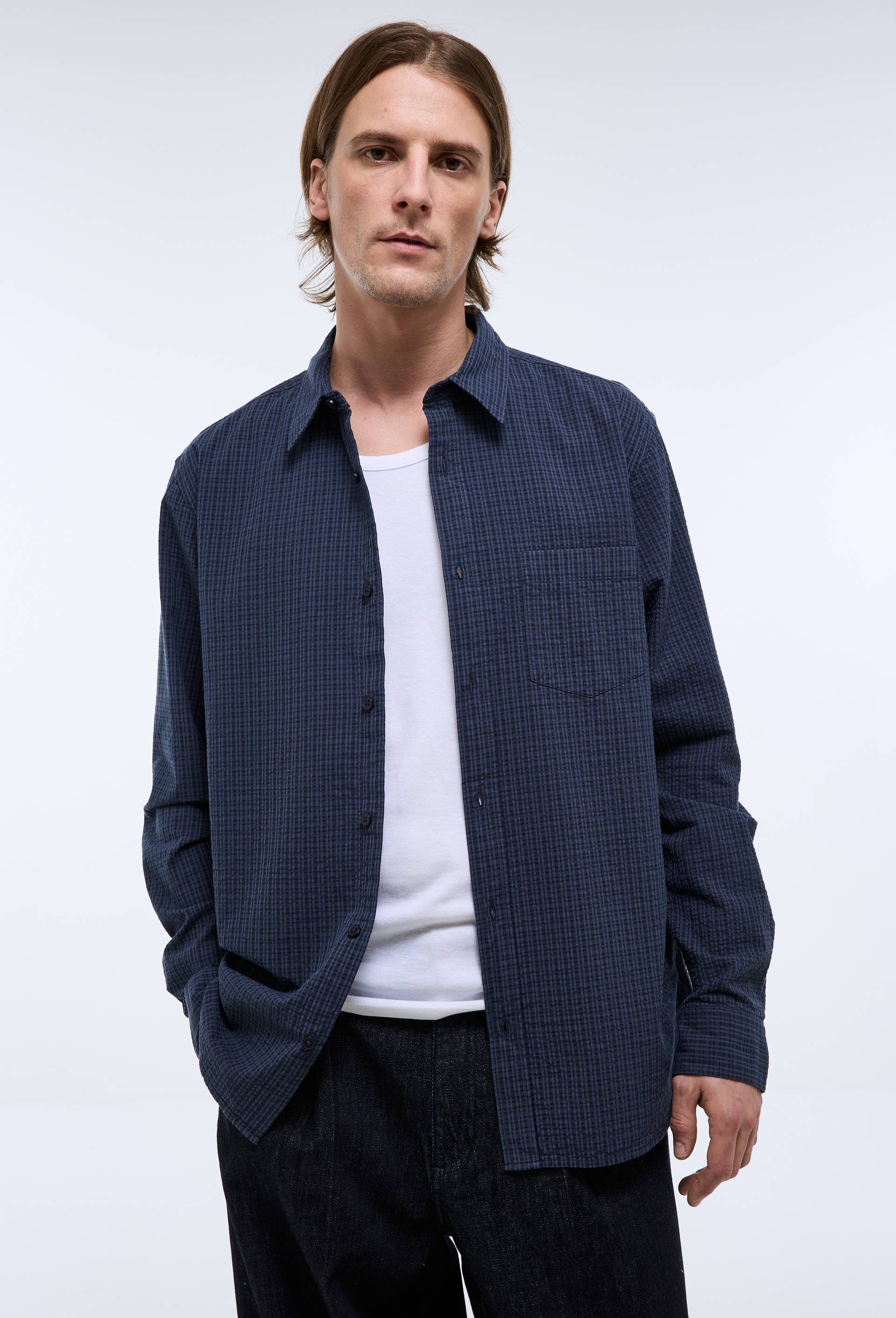Chemise manches longues seersucker &agrave; carreaux en coton bio GOTS, Bleu fonc&eacute;, large image number 2.0