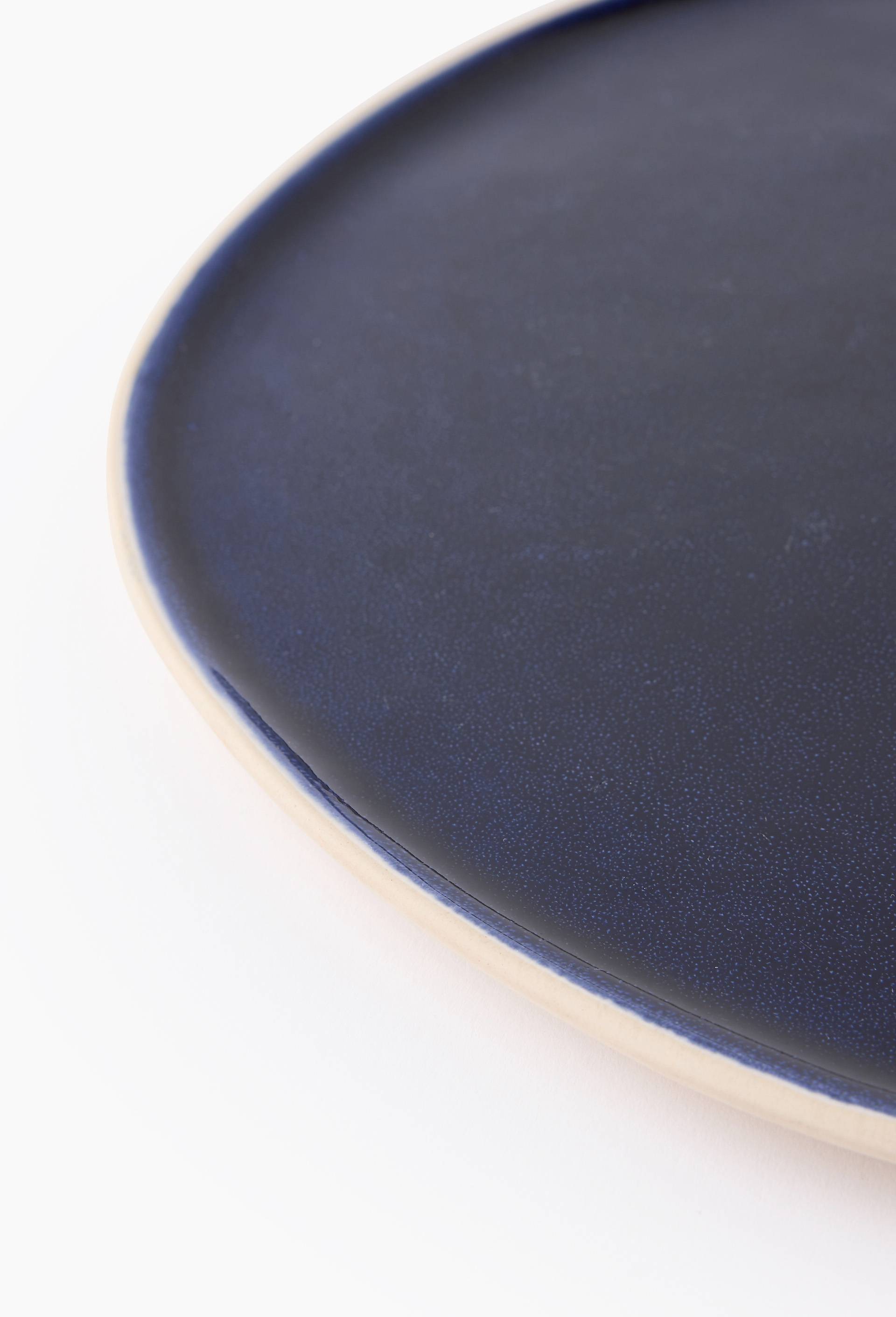 Assiette plate finition r&eacute;active, 27cm, Bleu fonc&eacute;, large image number 1.0