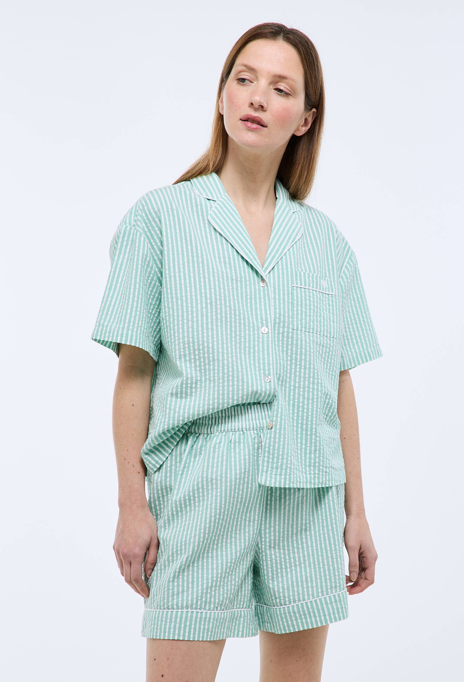 Pyjashort manches courtes ray&eacute; en coton BIO, Vert clair, swatch image
