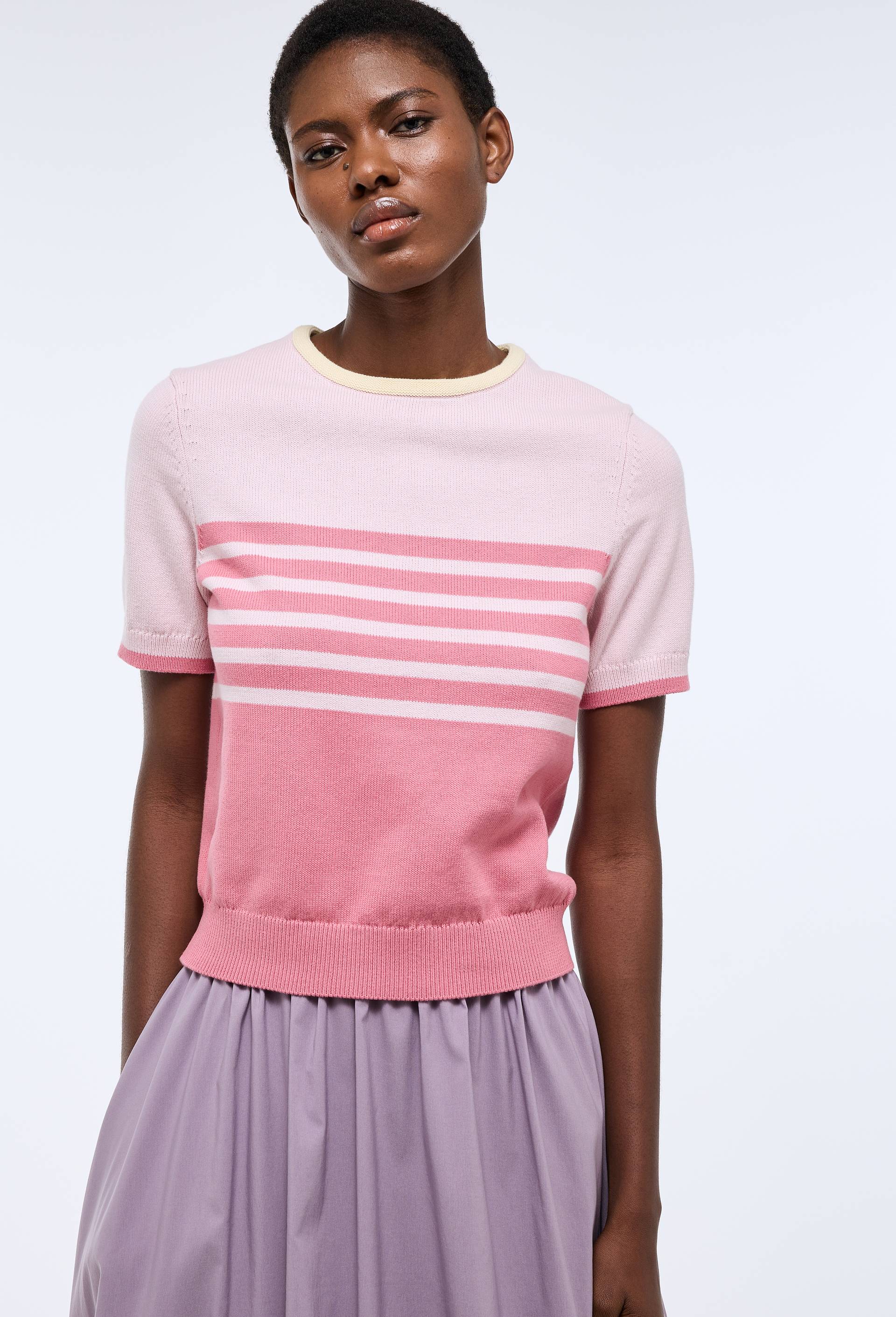 Pull ray&eacute;e manches courtes en coton, Rose, swatch image