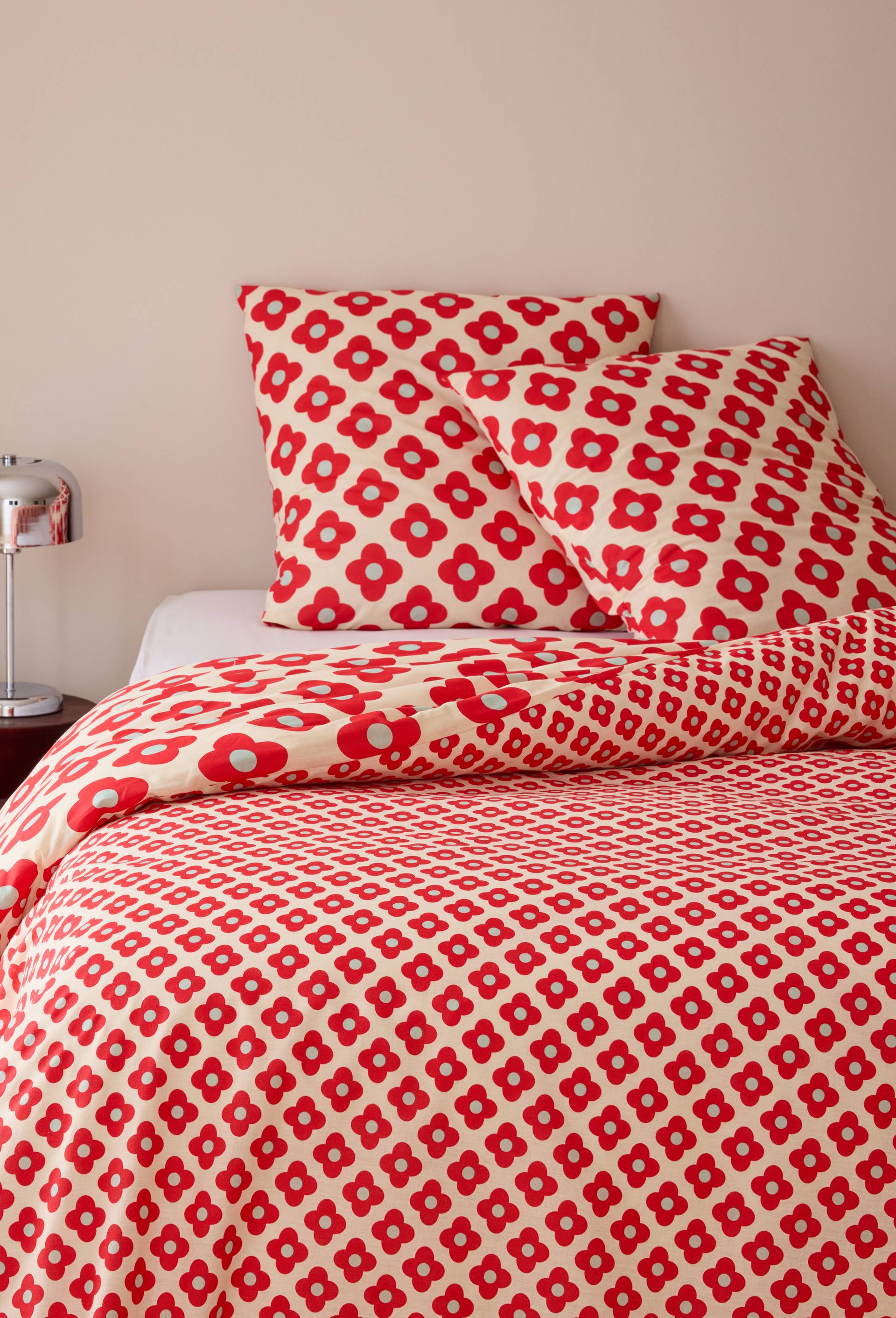 Parure de lit imprim&eacute;e, 240x220cm+2 taies 63x63cm, 100% coton 52 fils/cm2, finition boutons, GOTS, Rouge, large image number 0
