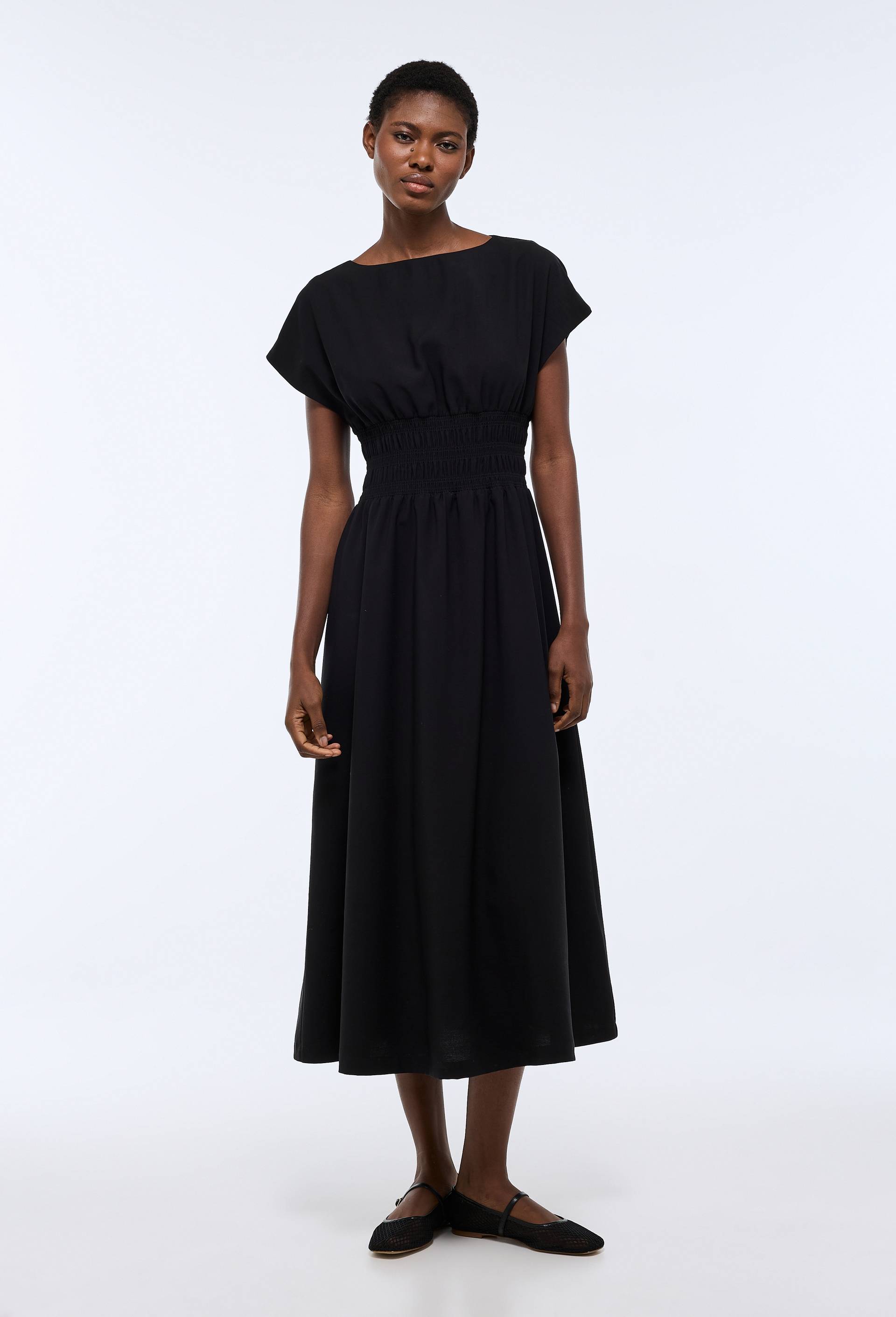 Robe longue sans manches cintr&eacute;e, Noir, swatch image