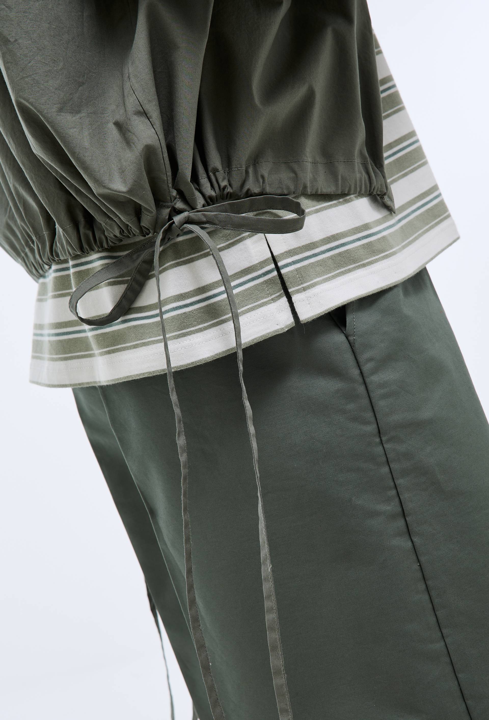 Chemise courte cintr&eacute;e avec coulisses, manches longues contenant du coton, Vert, large image number 2