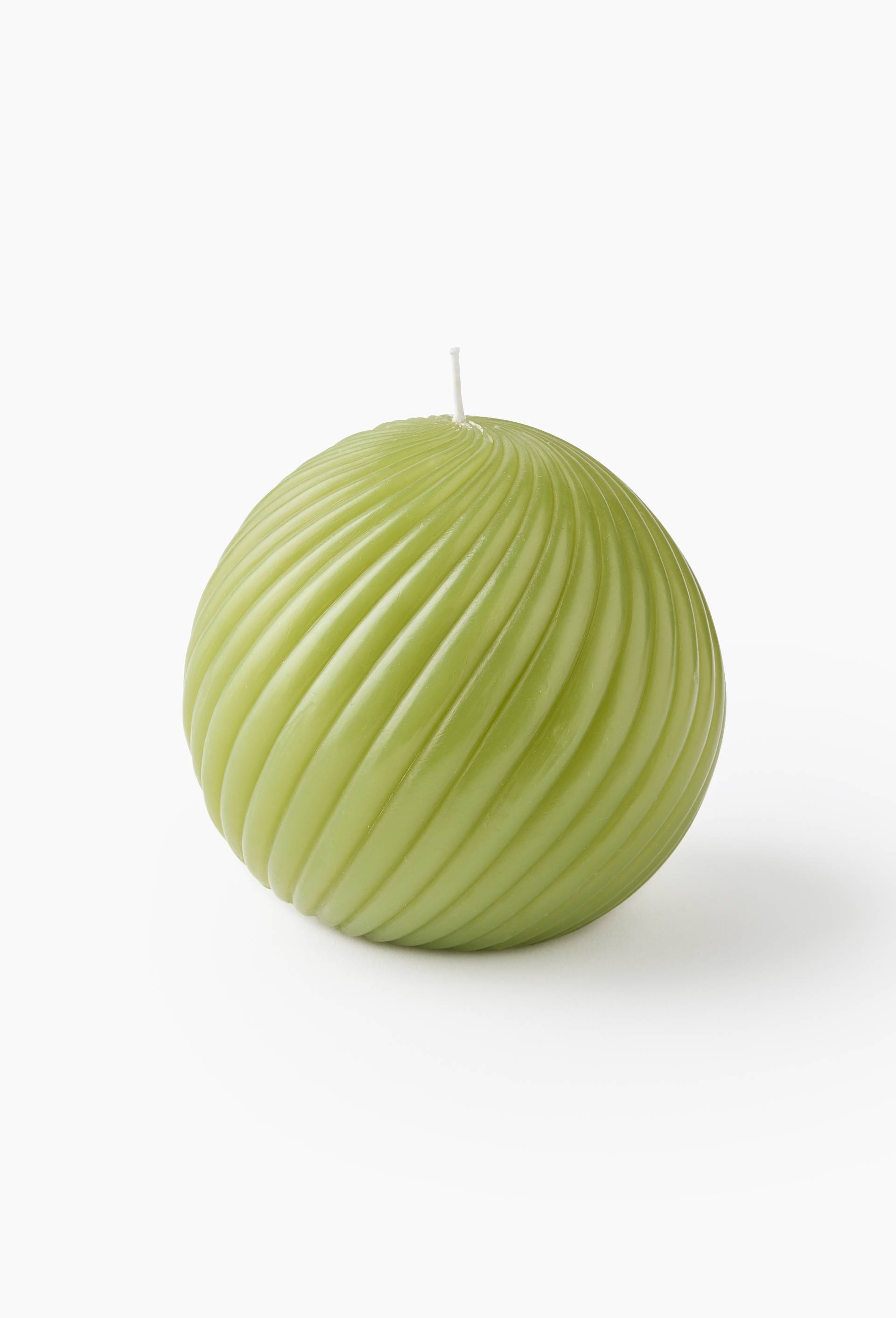 Bougie ronde torsad&eacute;e, 13 x 10 cm - MARGAUX KELLER X MONOPRIX, Vert fonc&eacute;, large image number 0.0