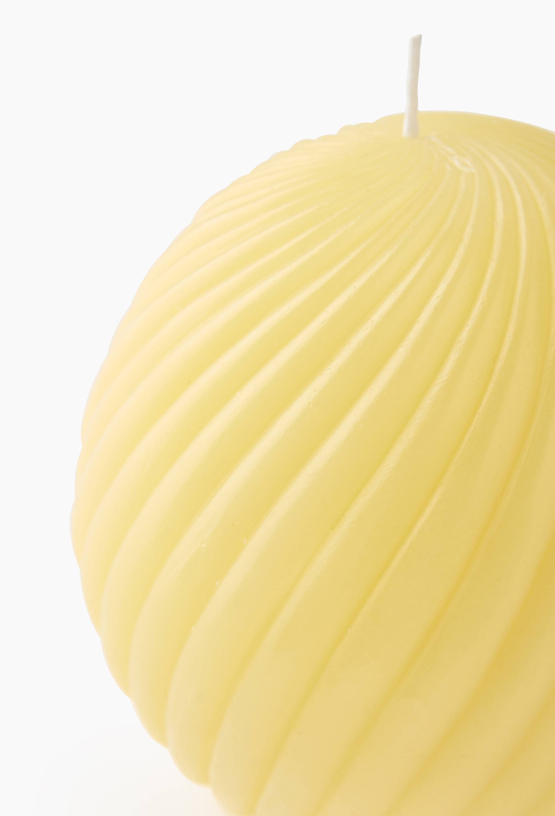 Bougie ronde torsad&eacute;e, 13 x 10 cm - MARGAUX KELLER X MONOPRIX, Jaune clair, large image number 2