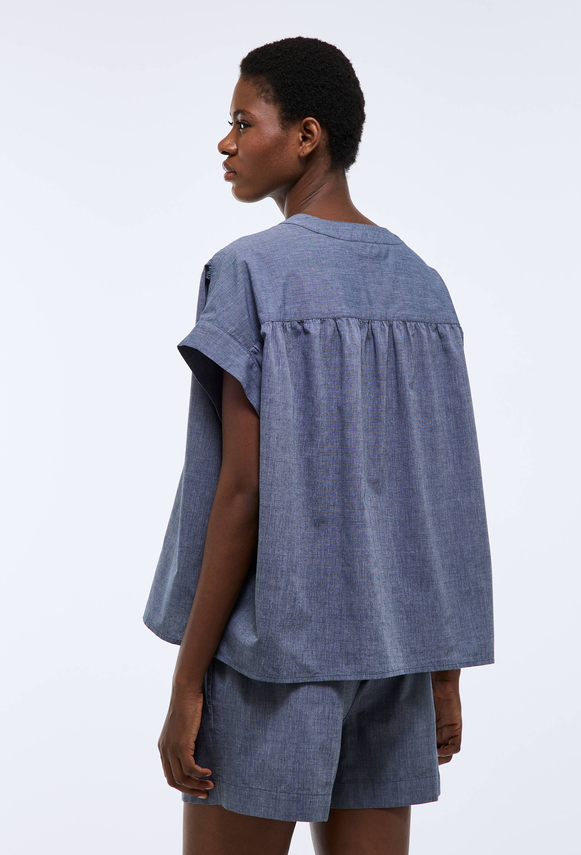 Chemise de plage en coton BIO GOTS, Bleu fonc&eacute;, large image number 1