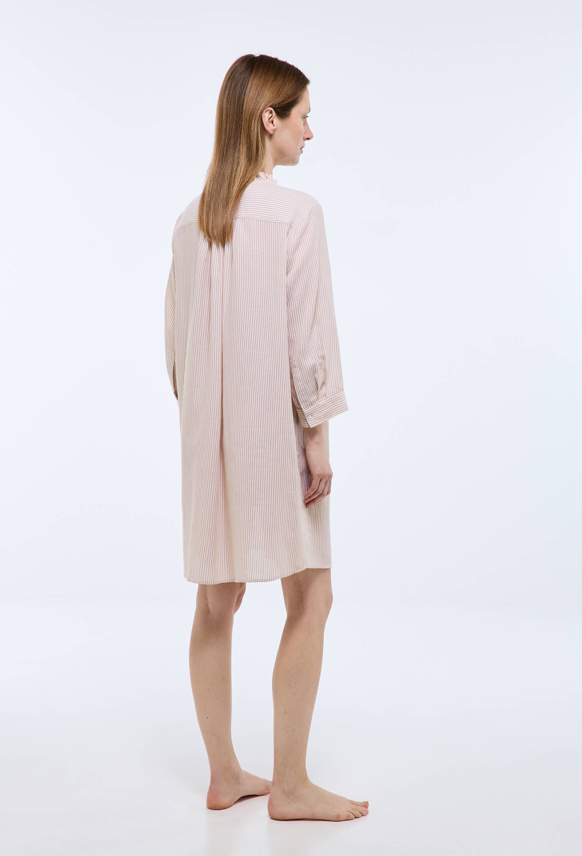 Chemise de nuit ray&eacute;e avec d&eacute;tail plastron en coton BIO GOTS, Beige, large image number 1