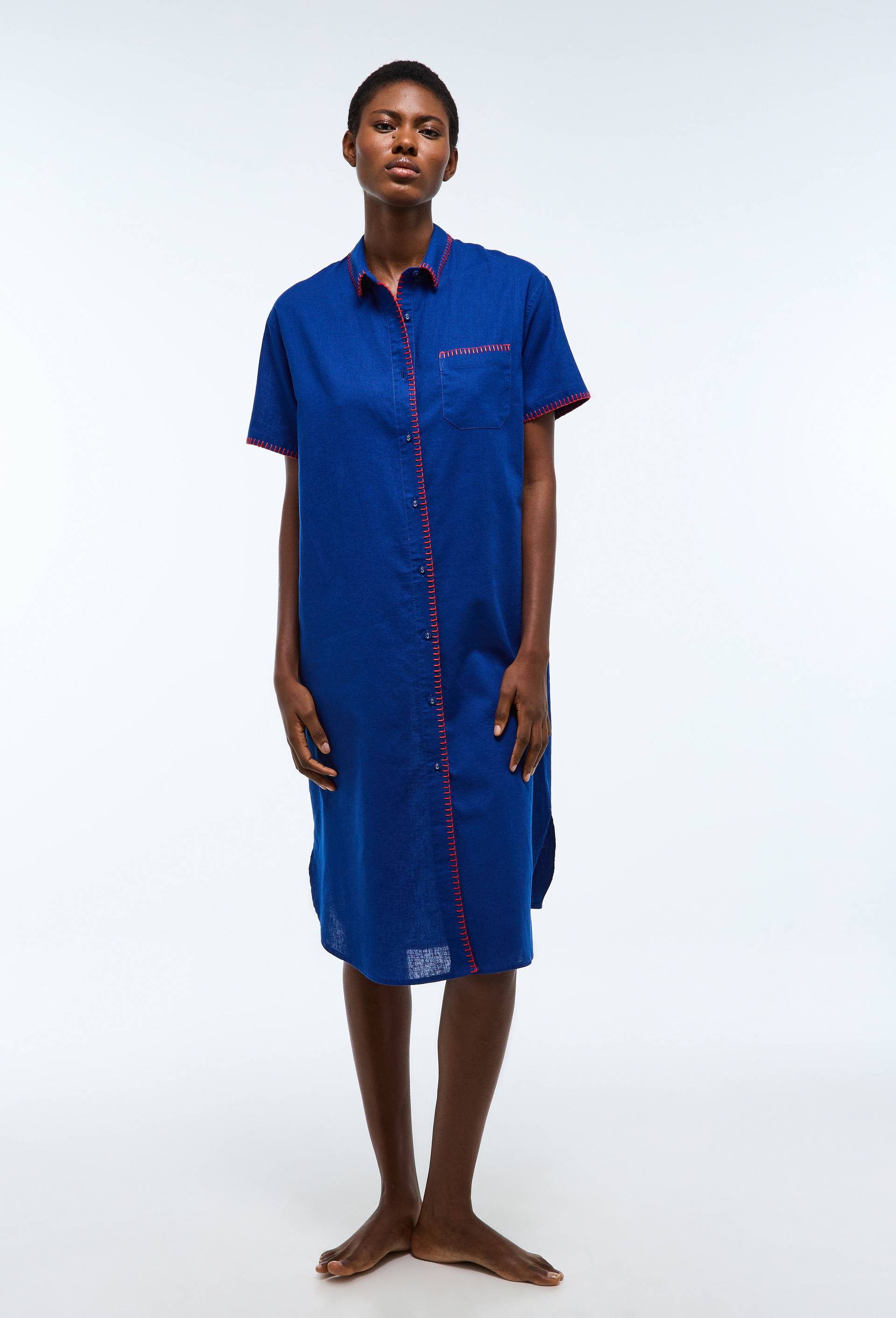 Chemise de nuit unie &agrave; d&eacute;tails feston en coton et lin, Bleu, large image number 0.0