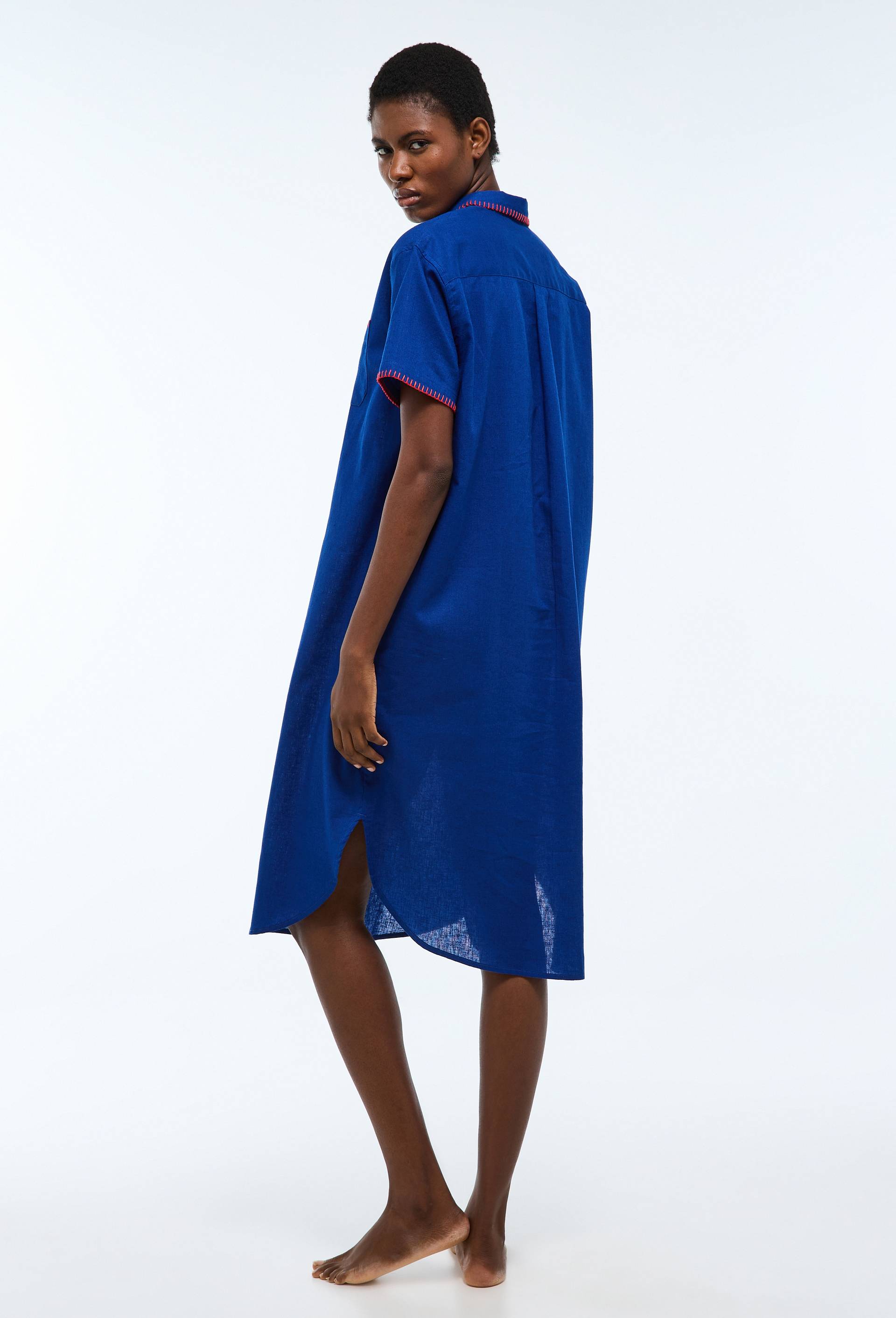 Chemise de nuit unie &agrave; d&eacute;tails feston en coton et lin, Bleu, large image number 1