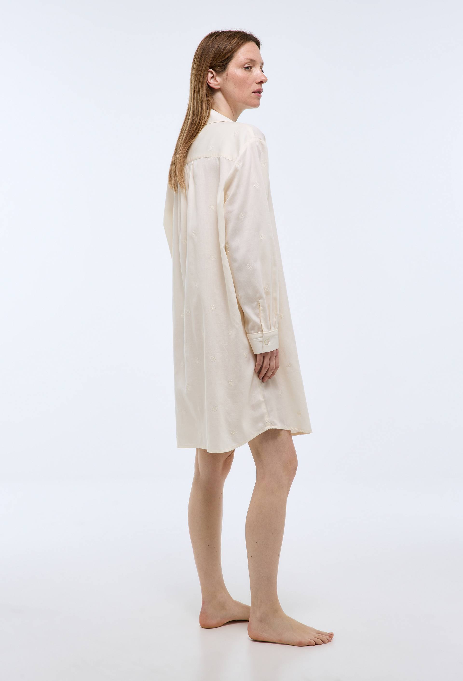 Chemise de nuit unie et brod&eacute;e en coton bio GOTS, Ecru, large image number 1.0