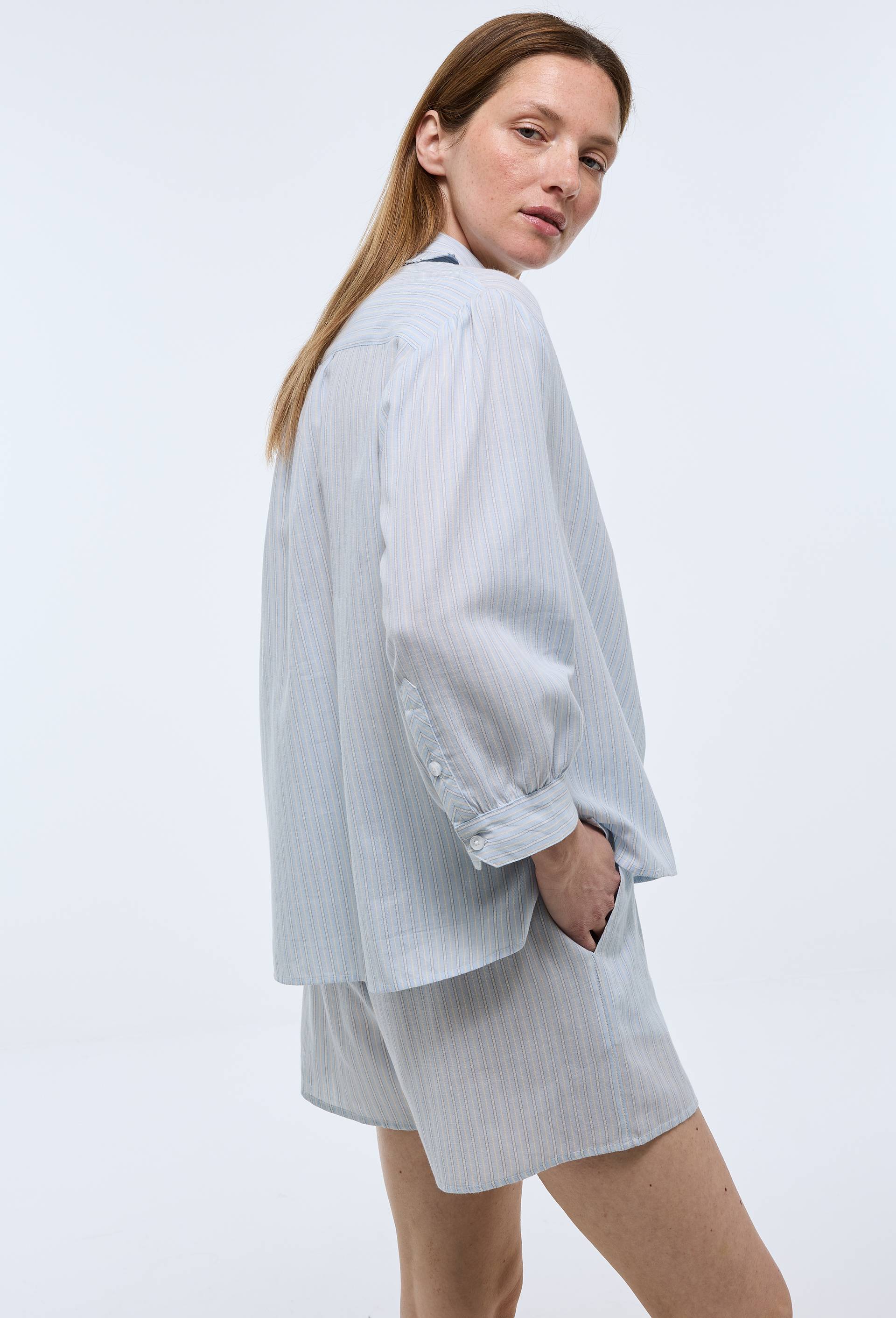 Chemise de nuit ray&eacute;e en voile de coton bio GOTS, Bleu, large image number 1