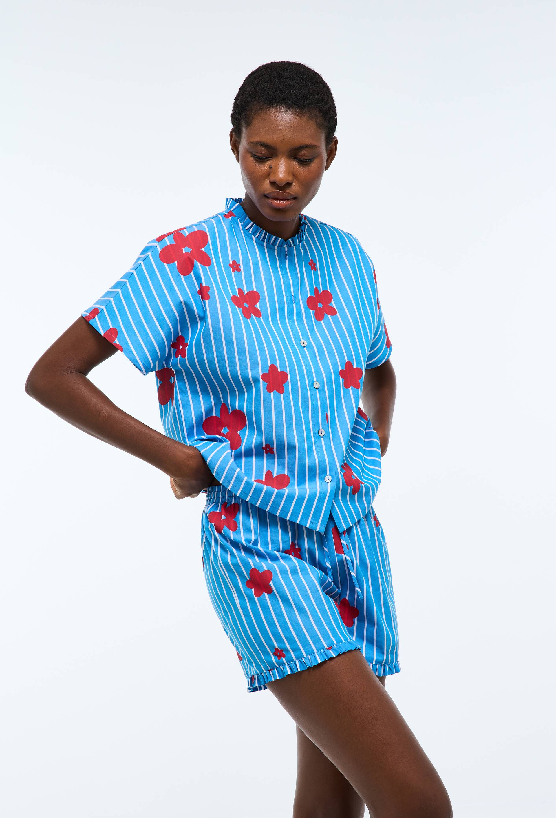 Pyjashort ray&eacute; et imprim&eacute; &agrave; morifs fleur en coton chambray, Bleu, large image number 0