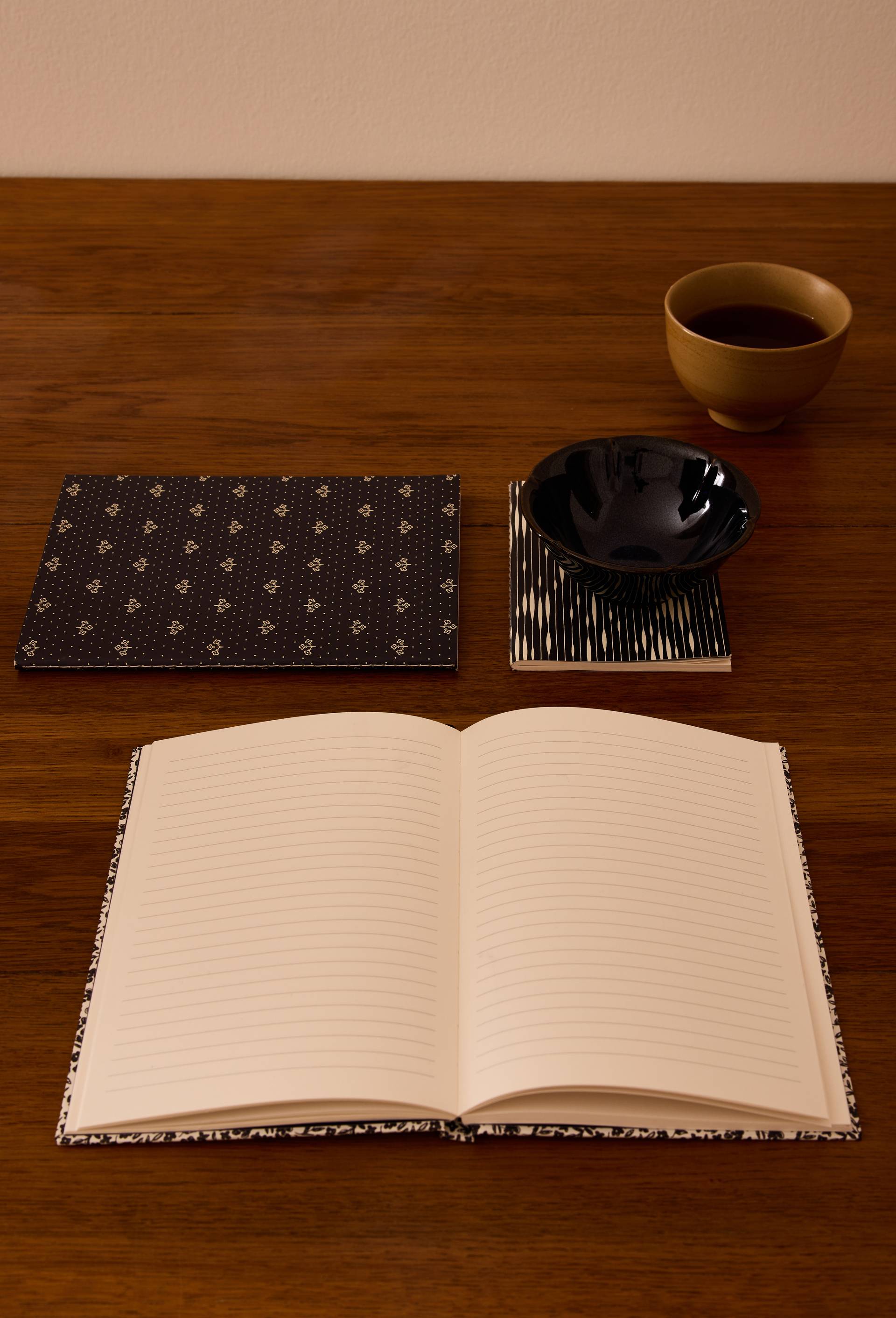 Carnet A5, 80 pages, avec marque page, Bleu fonc&eacute;, large image number 4