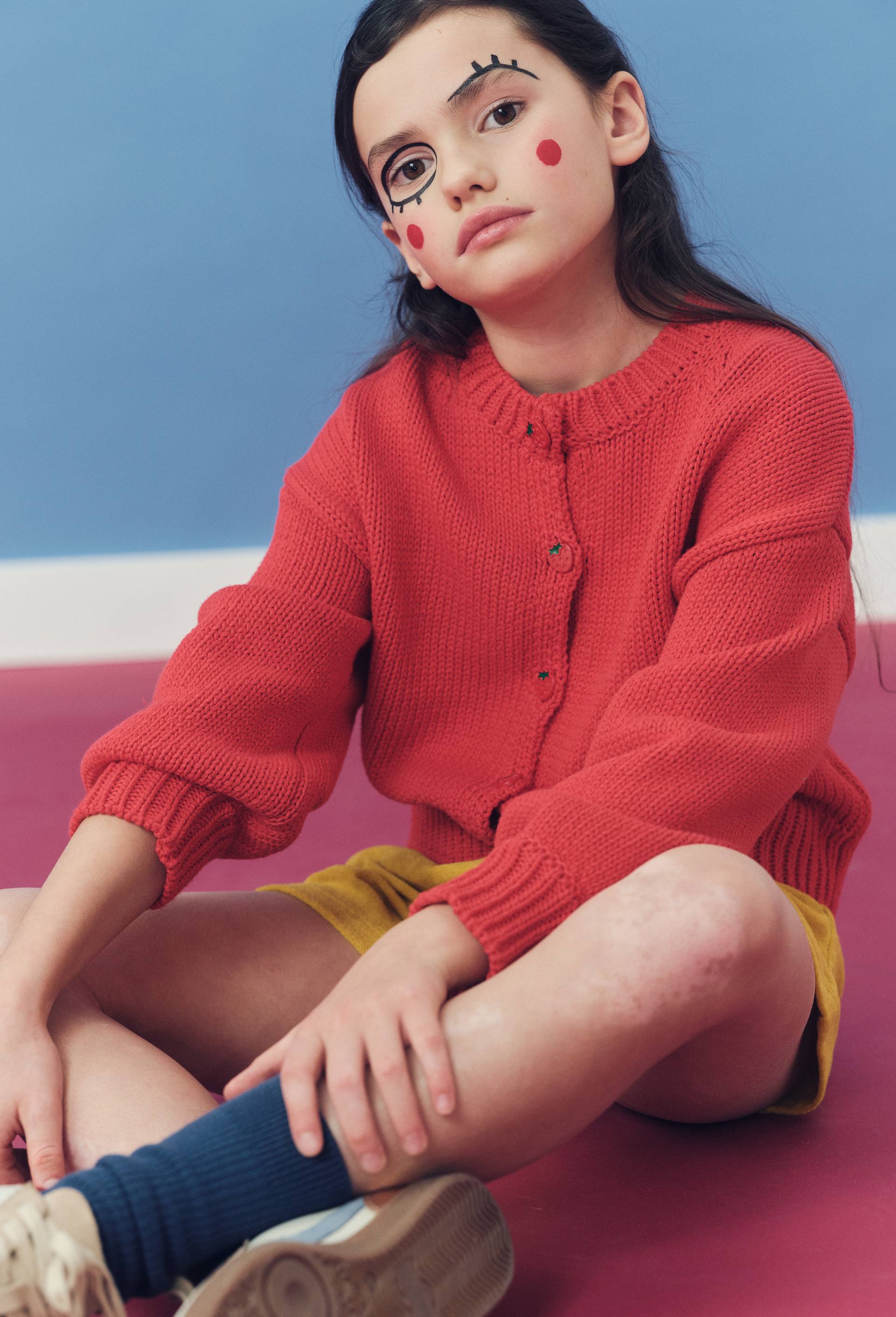 Cardigan avec d&eacute;tail bouton fraise, Rouge, large image number 0