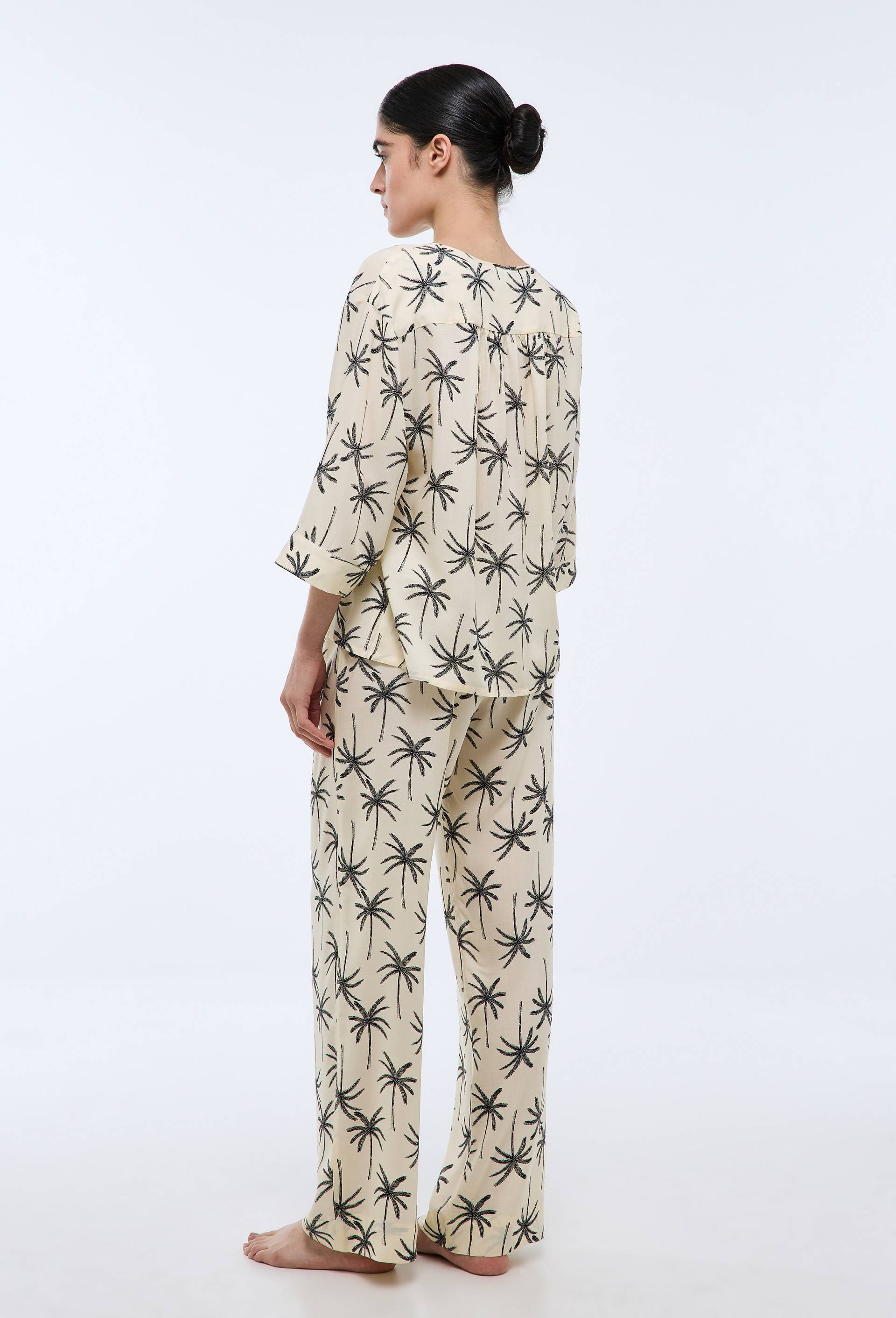 Pyjama long en viscose imprim&eacute;e, Ecru, large image number 1.0