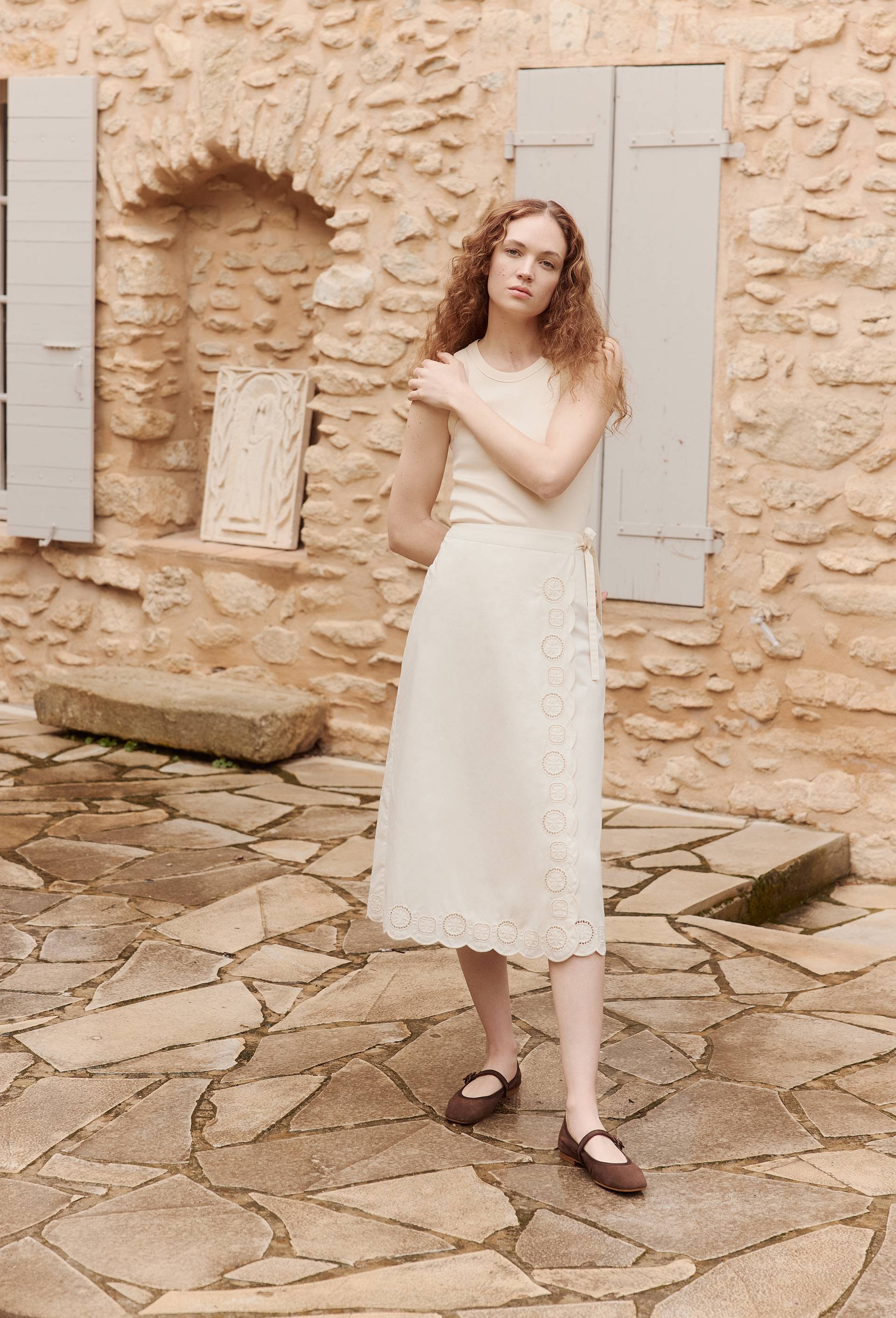 Jupe midi unie avec d&eacute;tails broderies en coton, Ecru, large image number 0.0