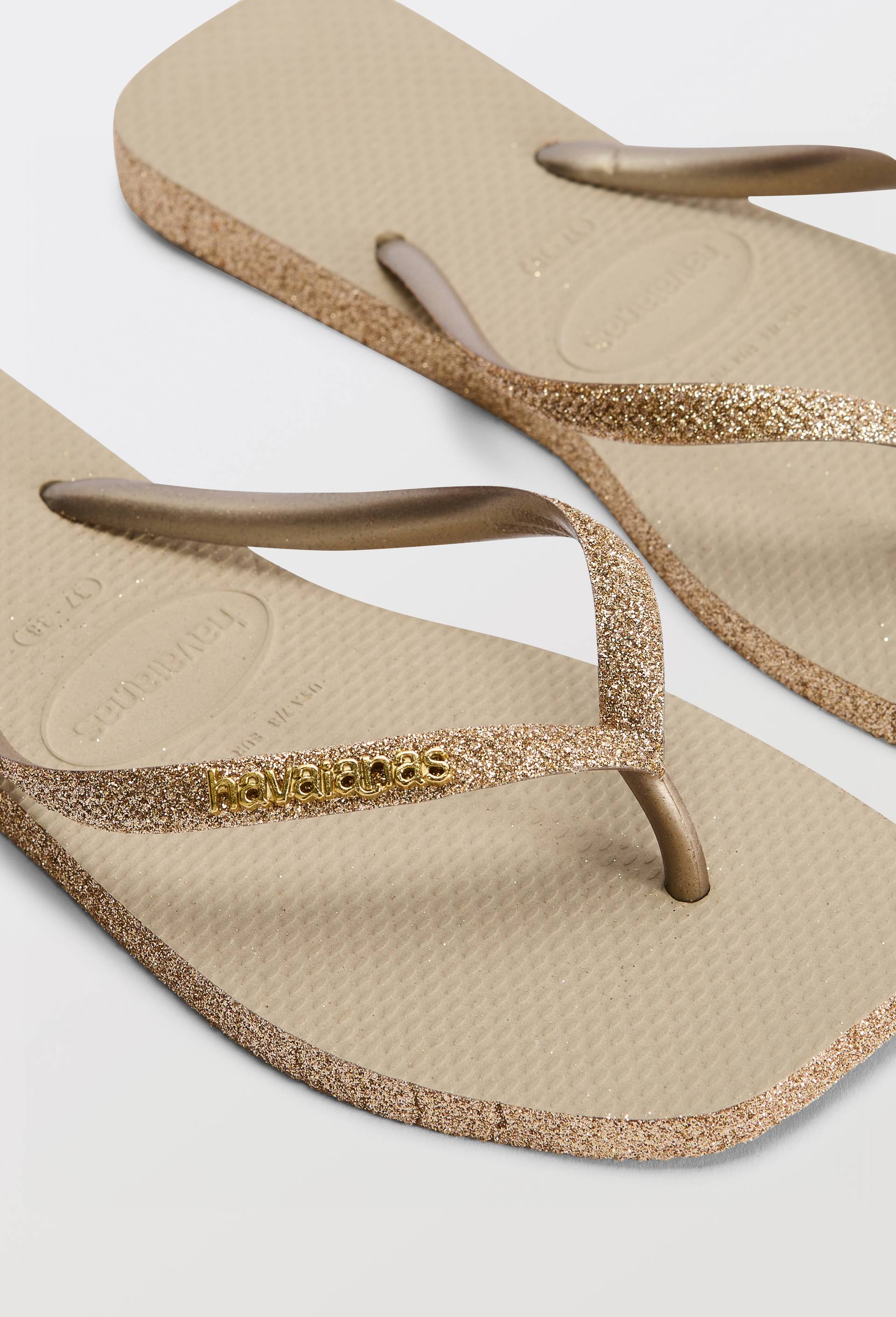 Tongs rectangle &agrave; paillettes Havaianas, Or, large image number 2.0