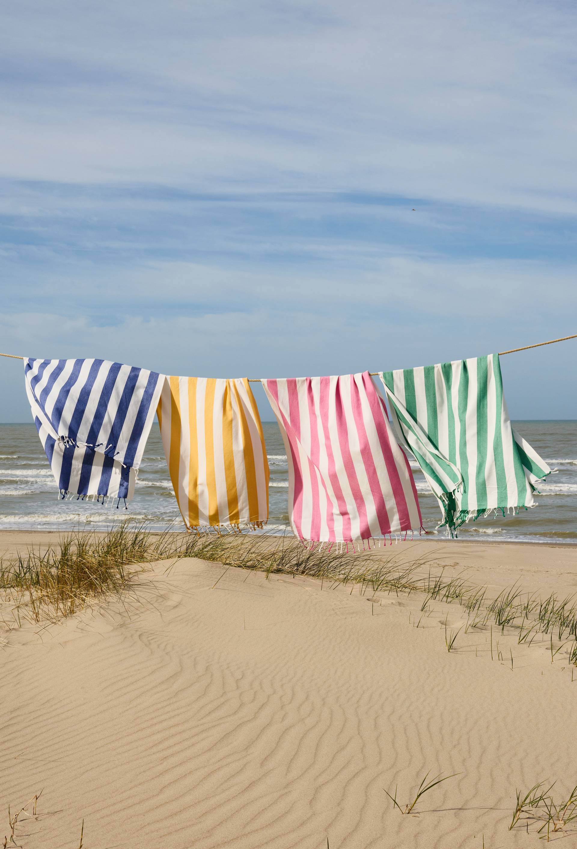 Fouta simple ray&eacute;e, 90x160cm, 100% coton bio, Rose, large image number 2.0